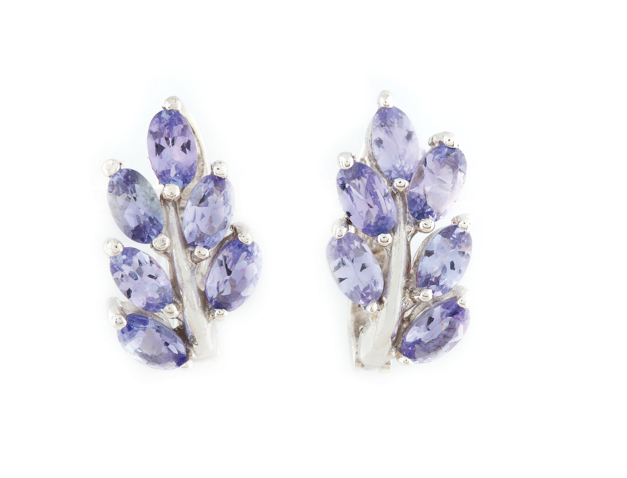 Pereche de cercei din argint, decorată cu tanzanite