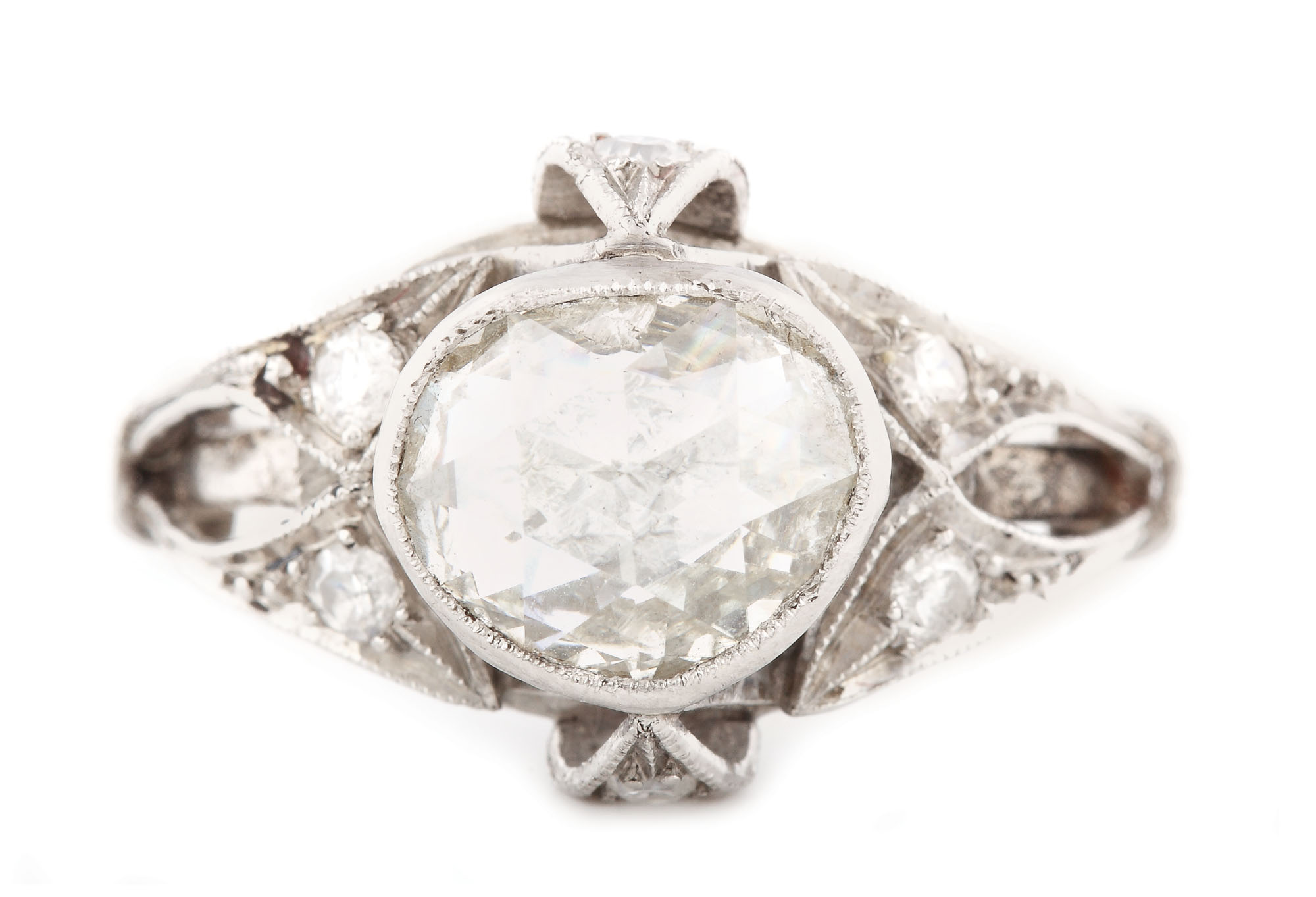 Inel din platină, decorat cu un frumos diamant roză, cca. 1920
