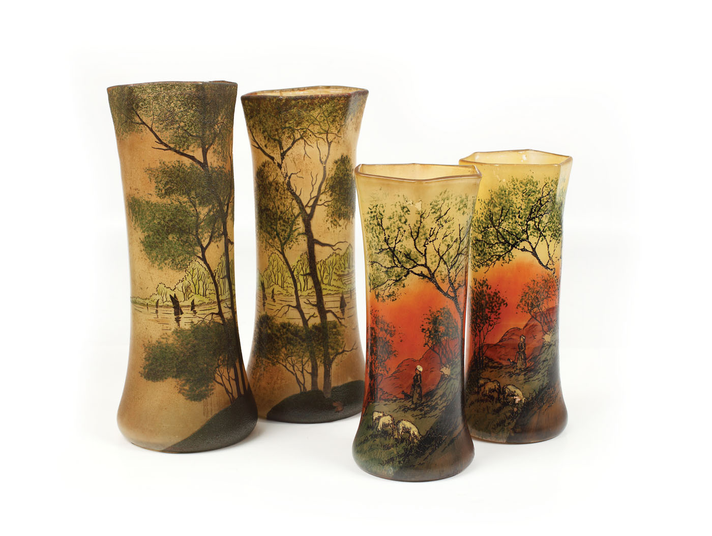 Lot format din patru vase, realizate în manieră Legras, decorate cu peisaj lacustru și pastoral