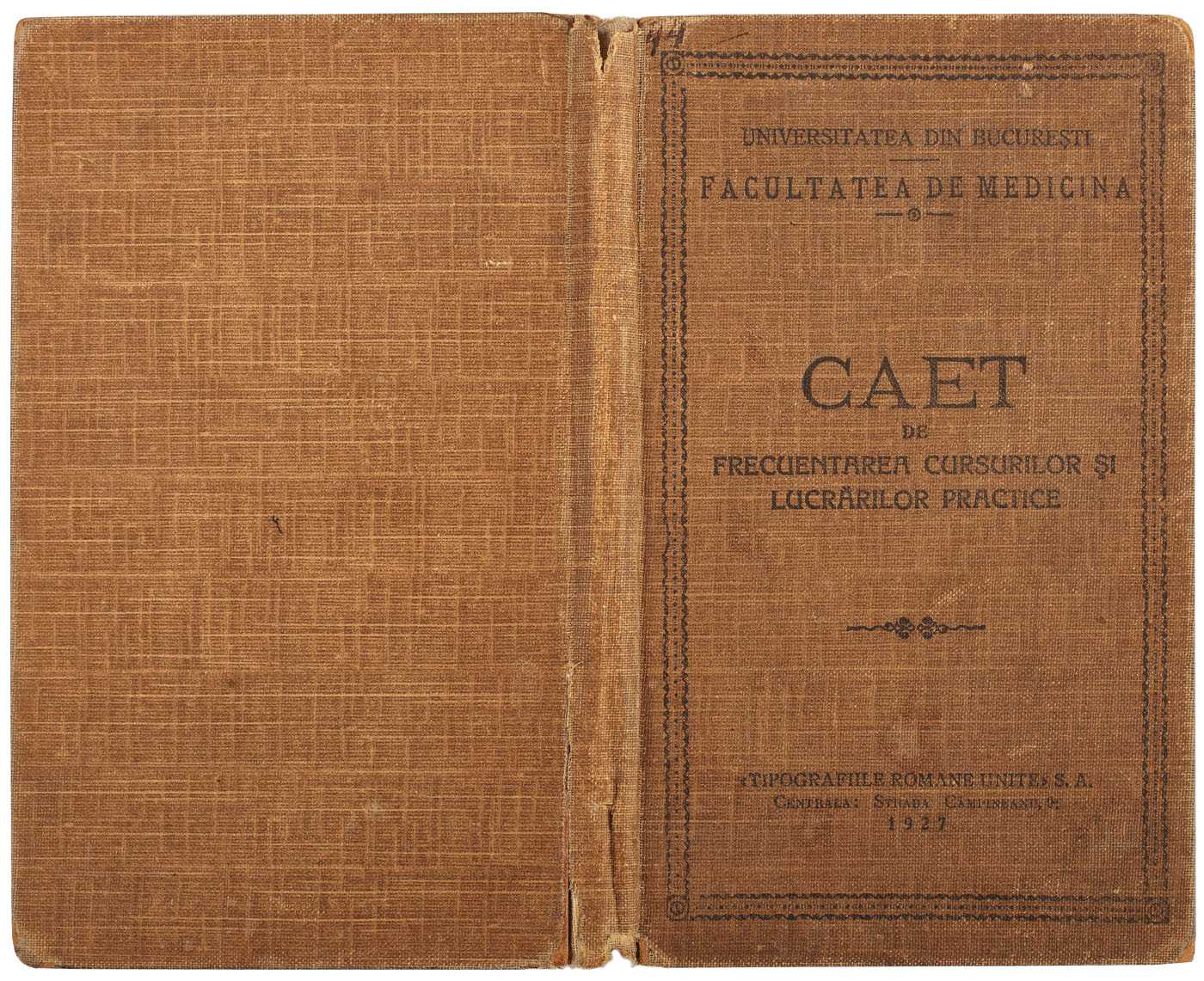 Carnet de student emis pe numele N. N. Constantinescu, cu semnătura unor mari profesori fondatori (Fr. Rainer, I. Cantacuzino) 