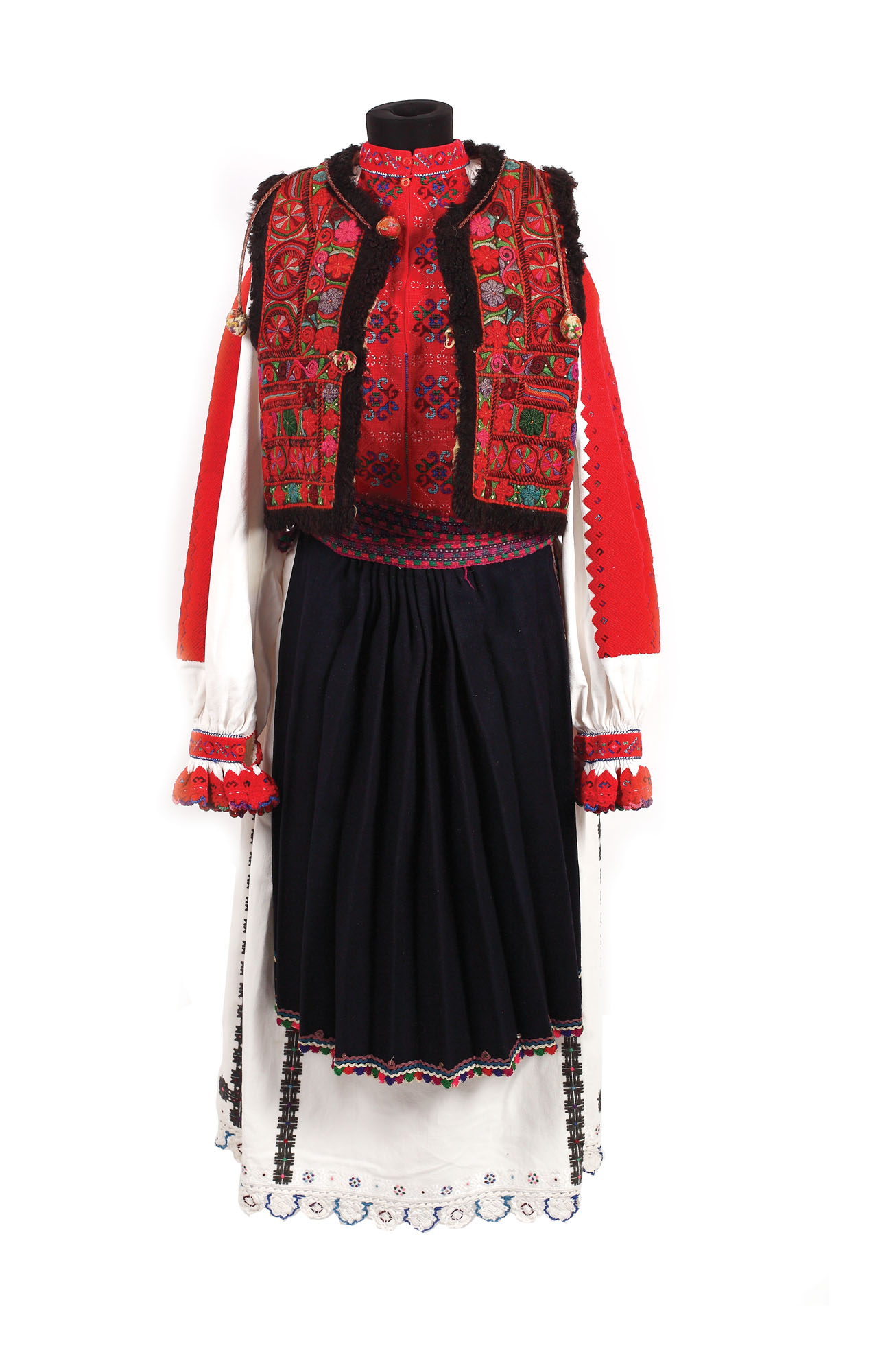 Costum de mireasă, Ţinutul Pădurenilor, Hunedoara, anii 1930