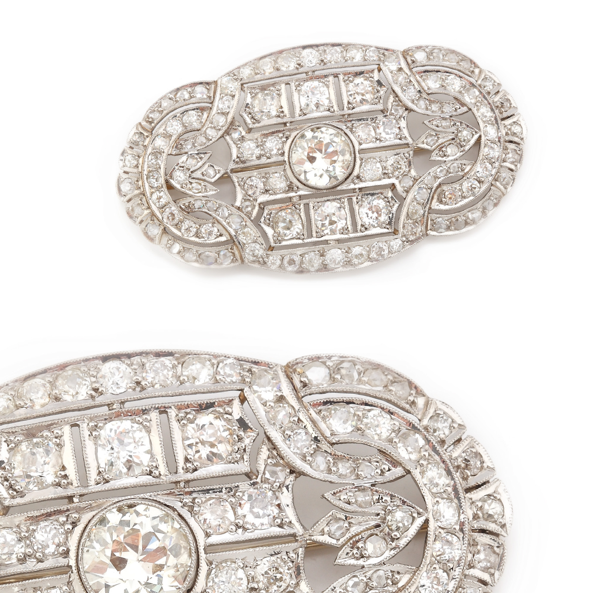 Extraordinară broșă Art Deco din platină, ornată cu diamante, cca. 1920-1930