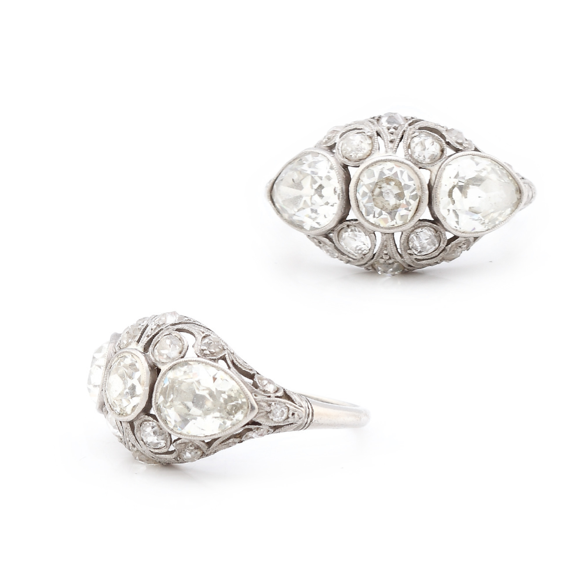 Splendid inel din platină, ornat cu diamante, cca. 1920-1930