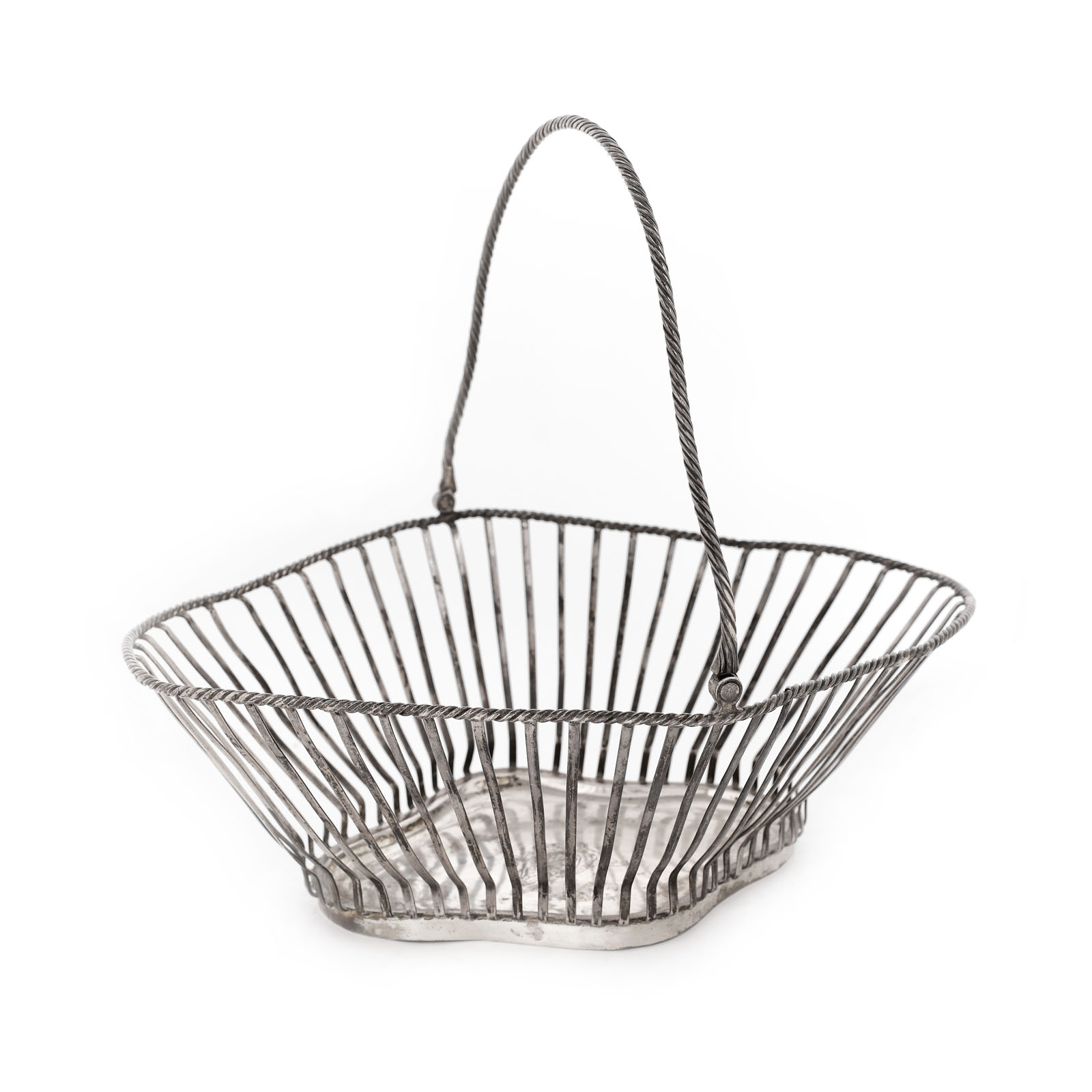 Charles Kandler silver basket, engraved with the "Aequam servare mentem" heraldic motto, 1782