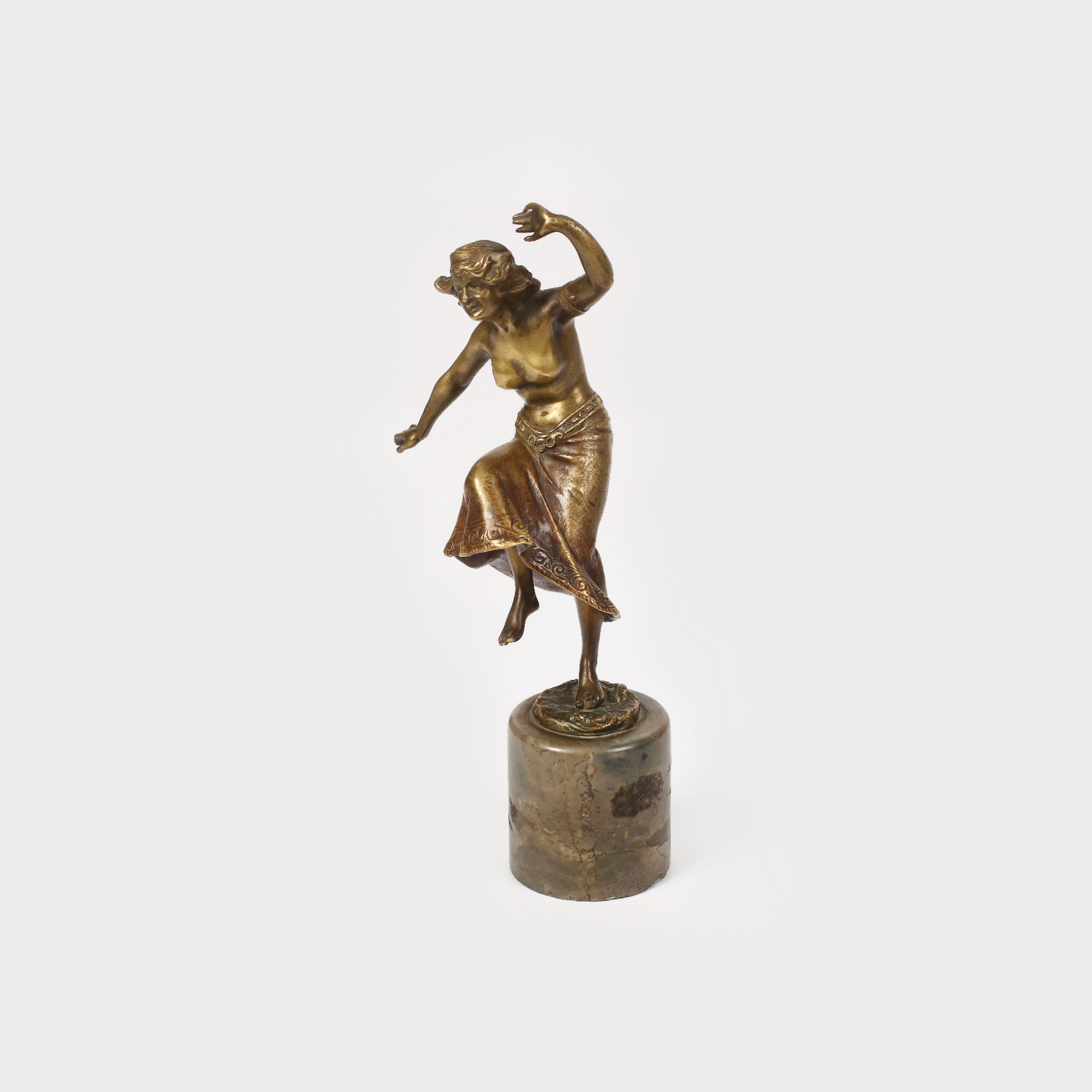 Statuetă din bronz, reprezentând o dansatoare orientală