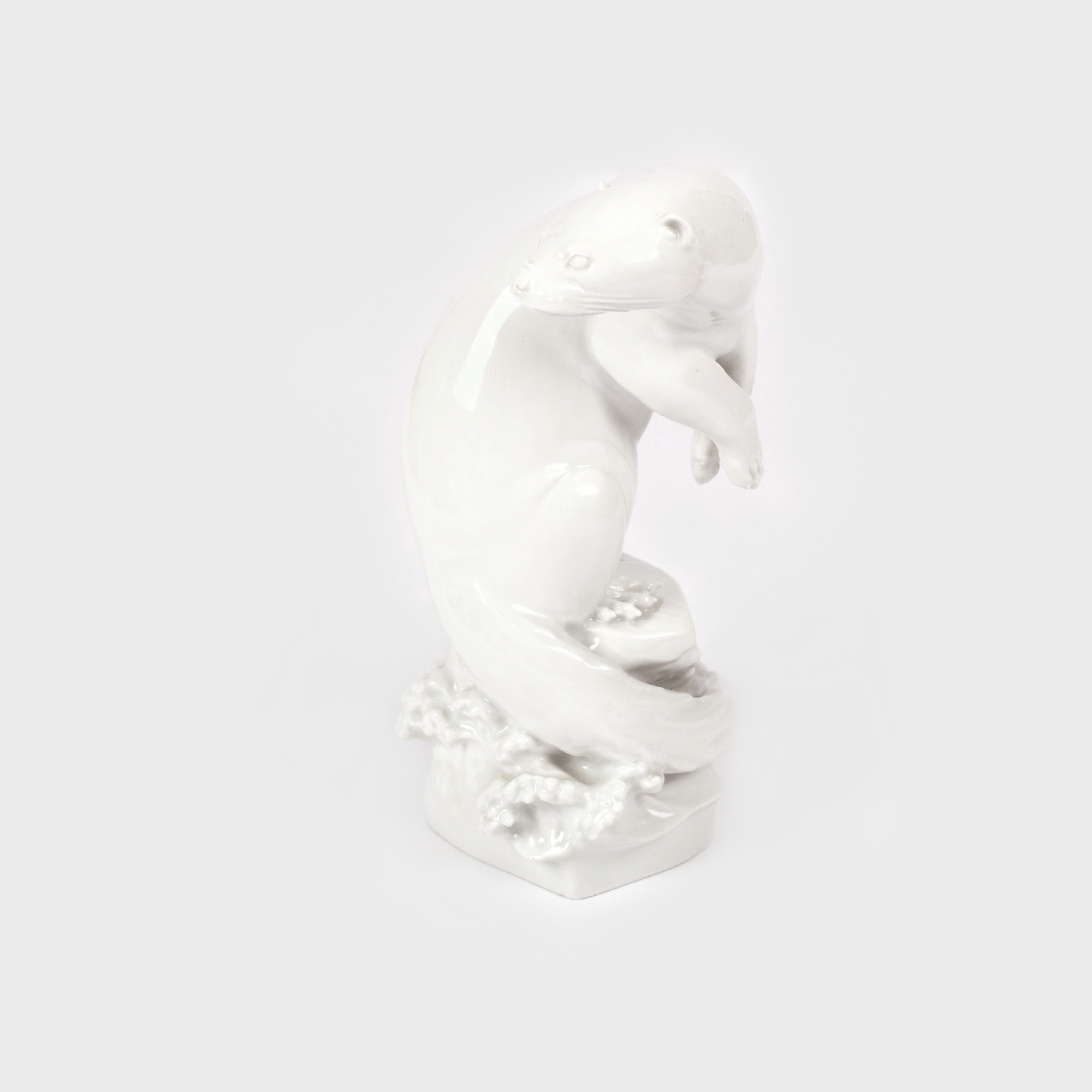 Vidră din porțelan Meissen, design Max Esser, cca. 1920-1926