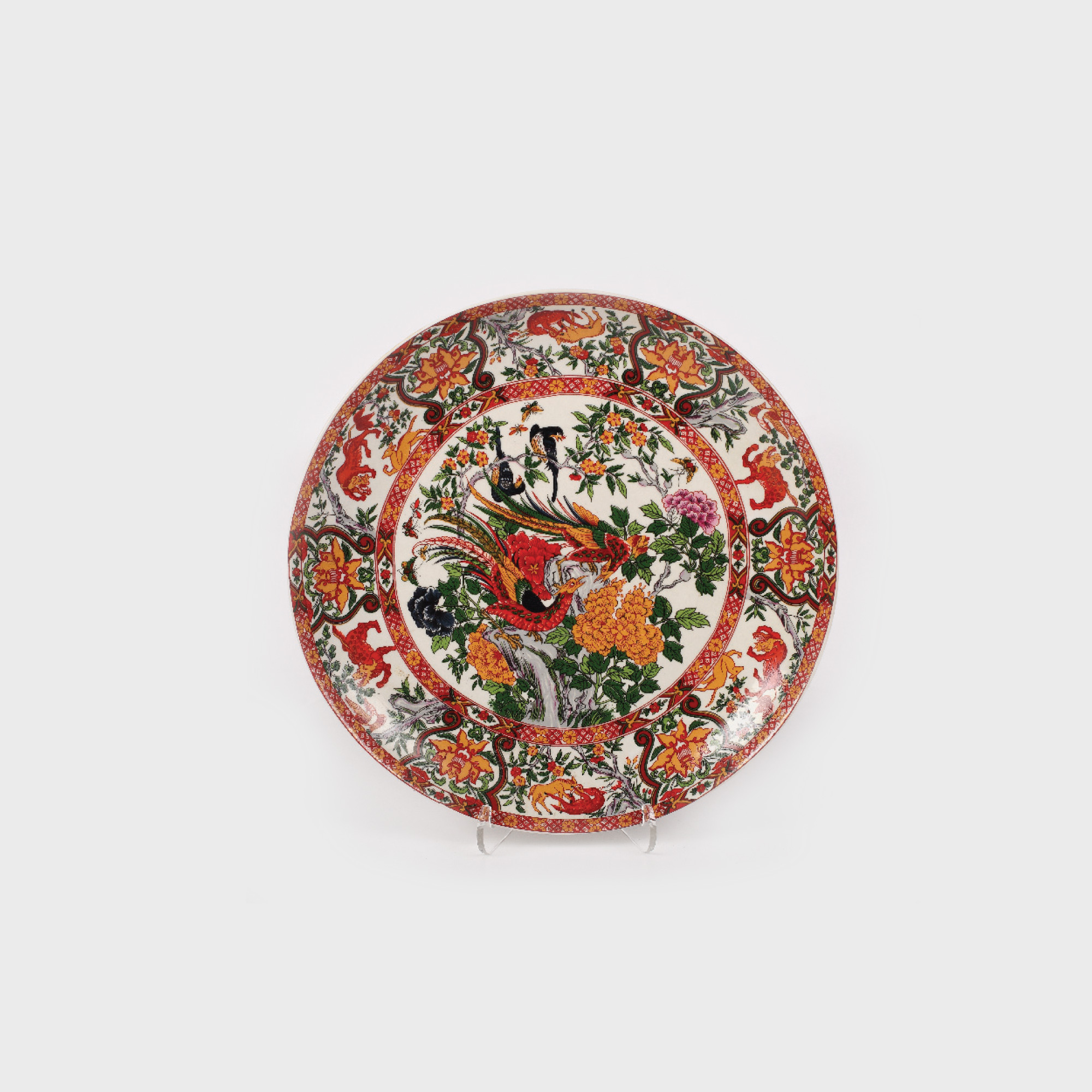 Platou din porțelan, decorat cu floră și faună redate în manieră orientalizantă