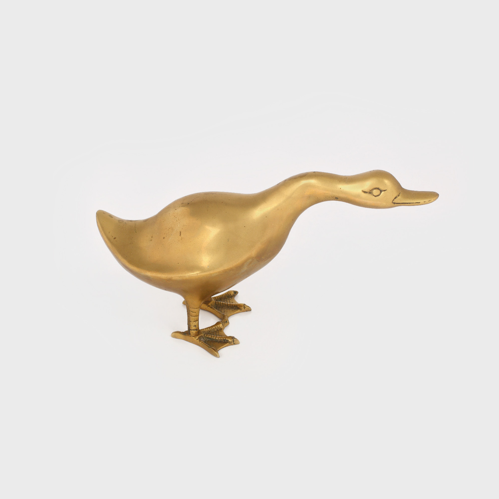 Figurină realizată în manieră Art Deco, din bronz, în formă de gâscă