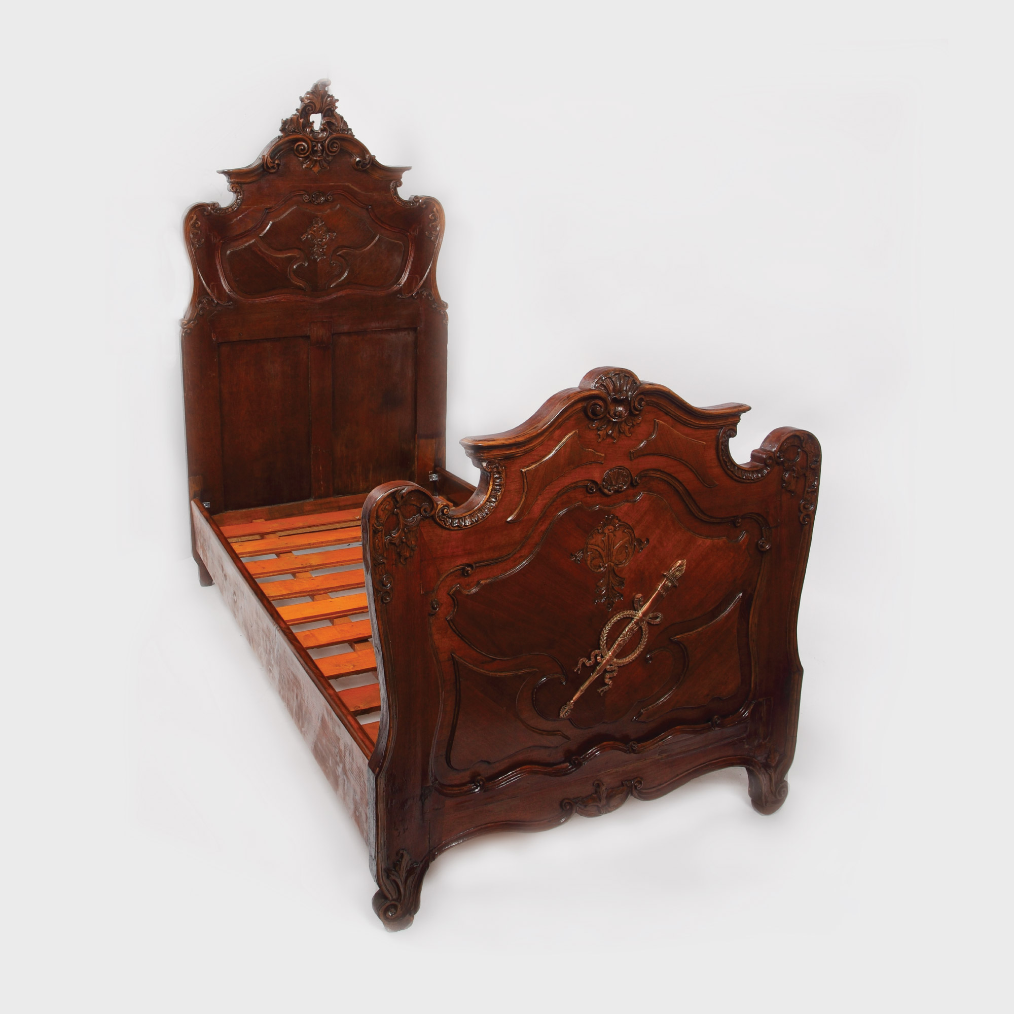 Pat decorat în manieră Regency, din lemn de stejar, sfârșitul  sec. XIX