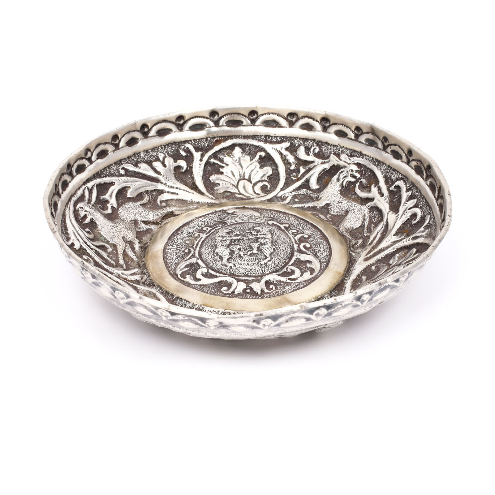 Silver platter decorated with hunting motifs, the beginning of the 19th century