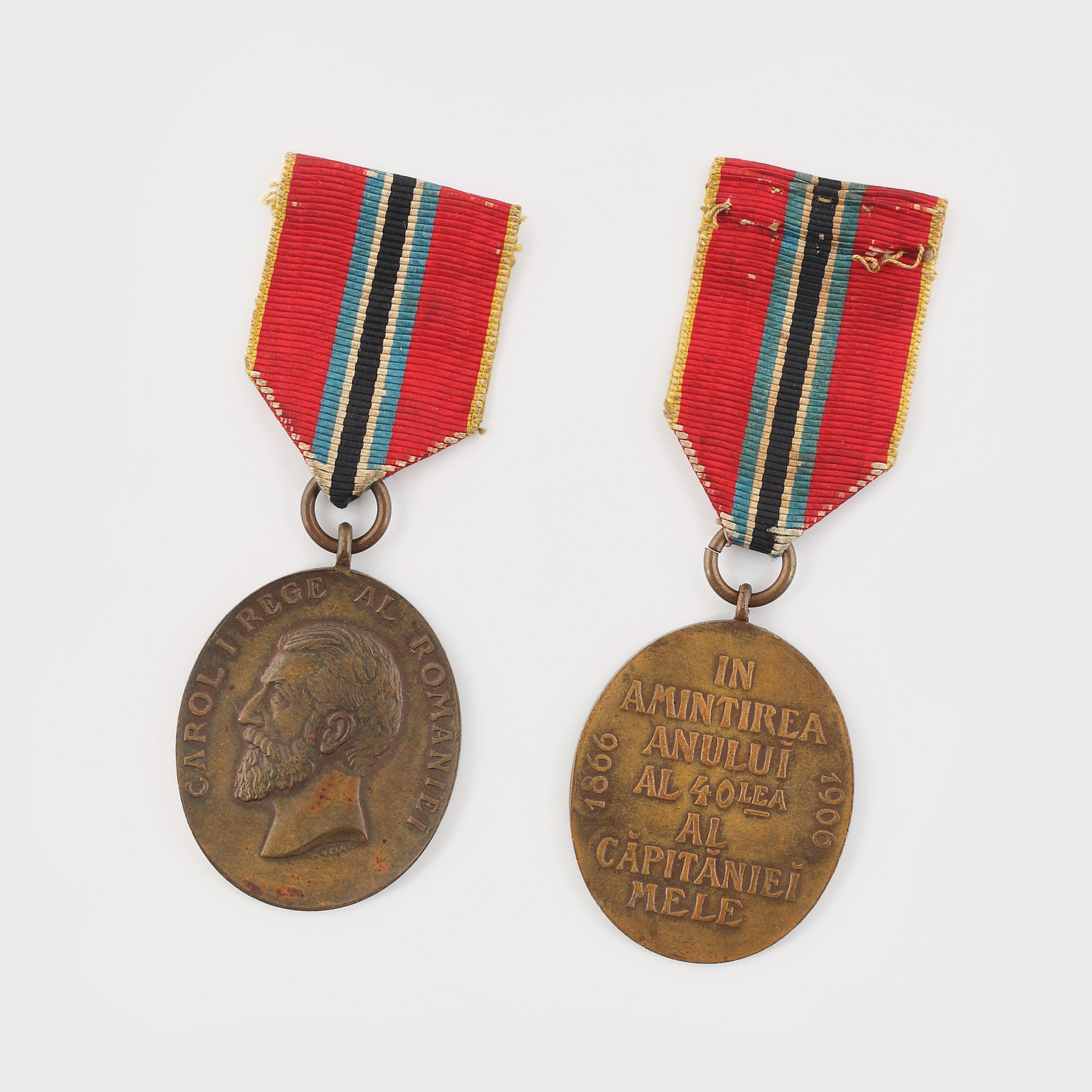 Lot format din două medalii jubiliare Carol I, 1906 