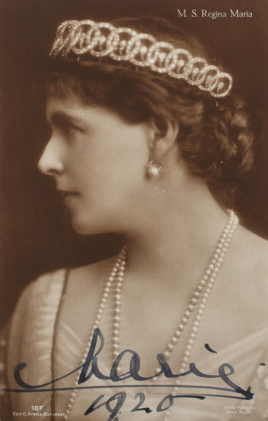 Fotografie a Reginei Maria, purtând semnătura olografă, 1925