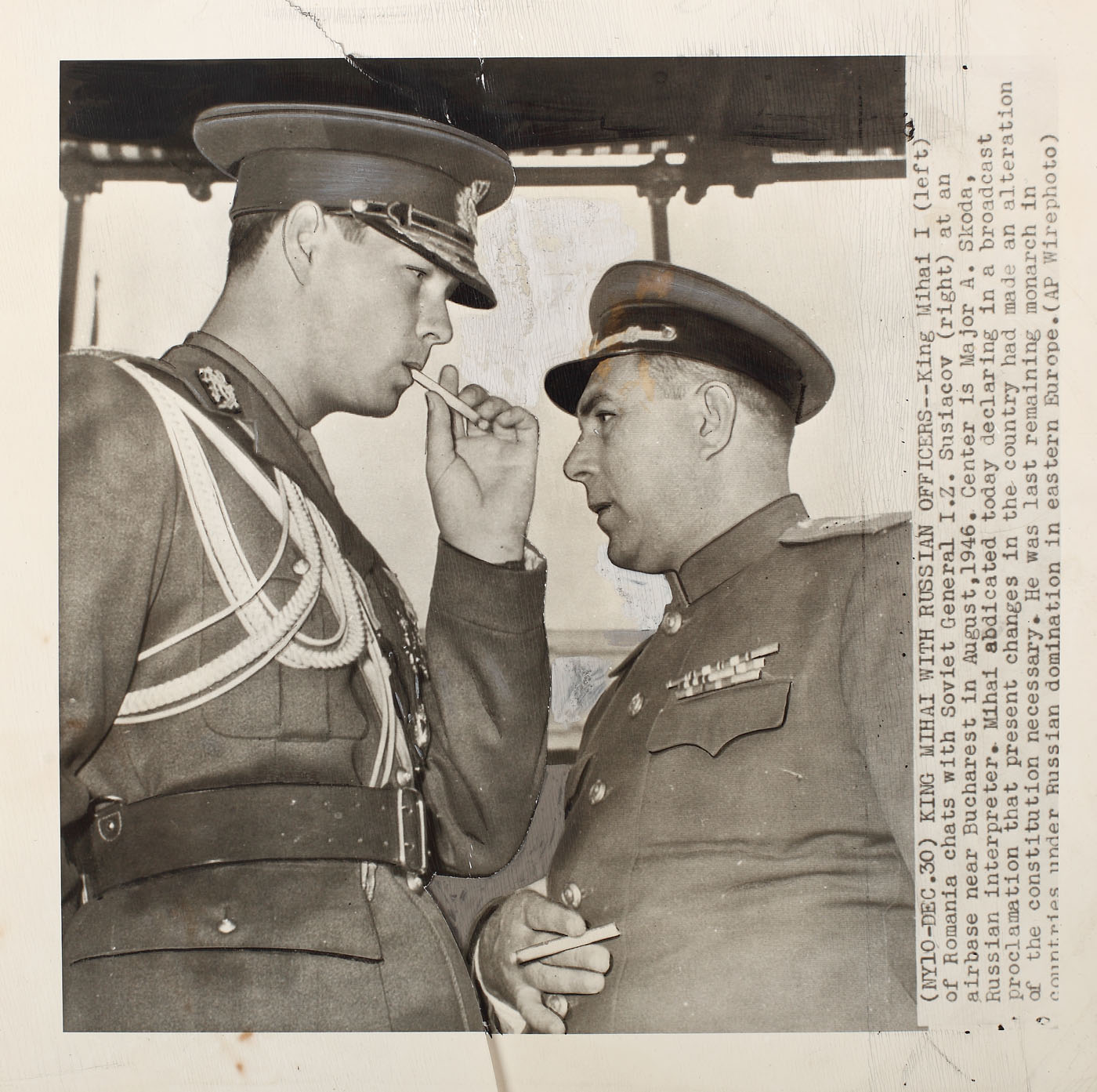 Fotocolajul original ce a stat la baza colajului de presă ilustrând întâlnirea dintre Regele Mihai și Generalul sovietic Susiacov, august 1946