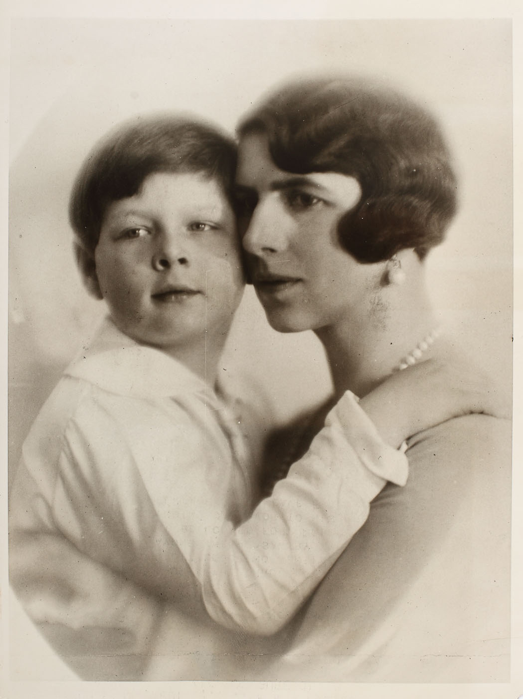 Fotografie de presă, Regina-mamă Elena și Regele Mihai (la vârsta de 7 ani, proaspăt proclamat rege), 1928