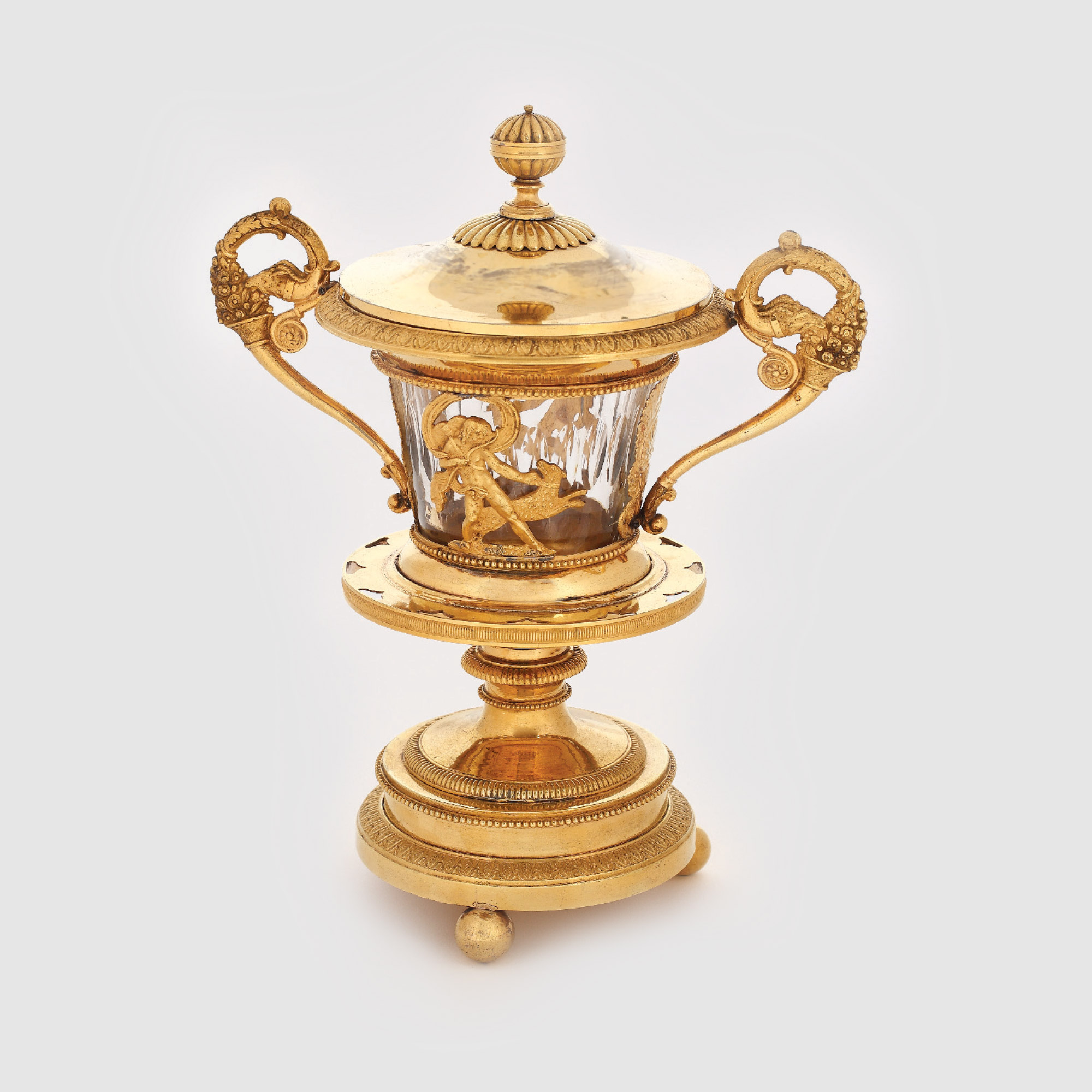 Prețioasă cupă aurită, decorată cu motive mitologice, 1895-1900