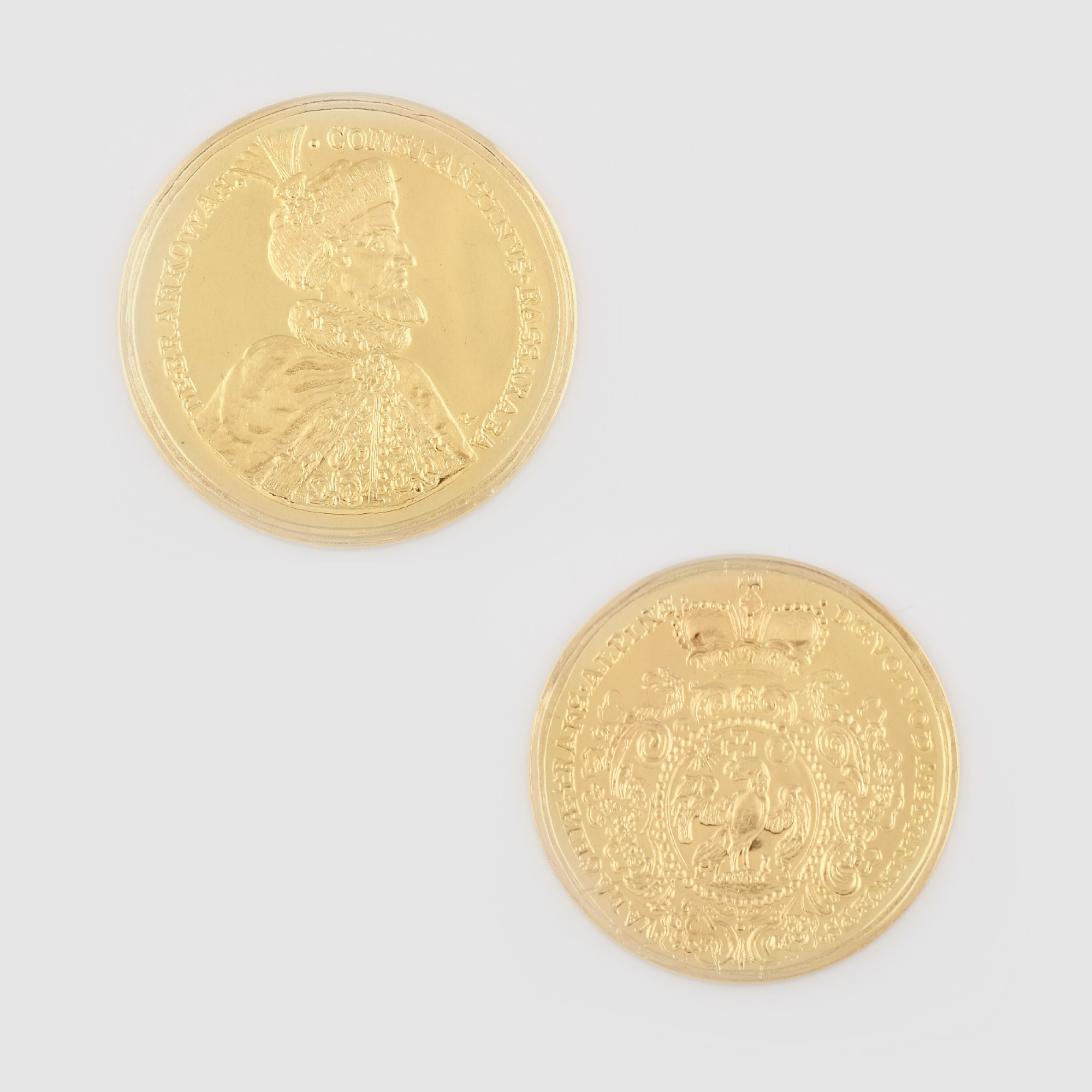 Monedă comemorativă, replică după moneda-medalie emisă de Constantin Brâncoveau în anul 1713, emisă de BNR în 2004