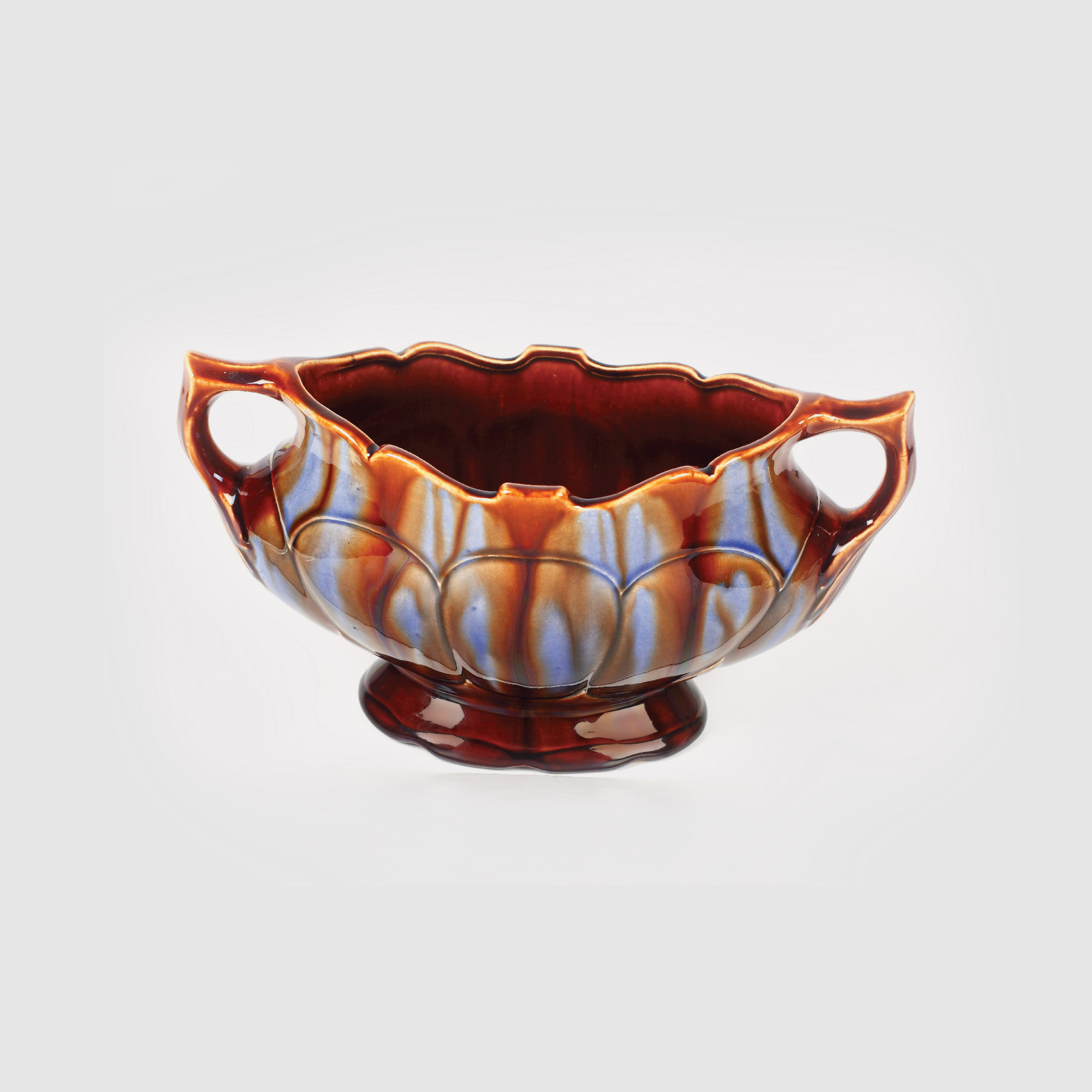 Jardinieră din ceramică, începutul sec. XX, ce a aparţinut violoncelistului Cătălin Ilea