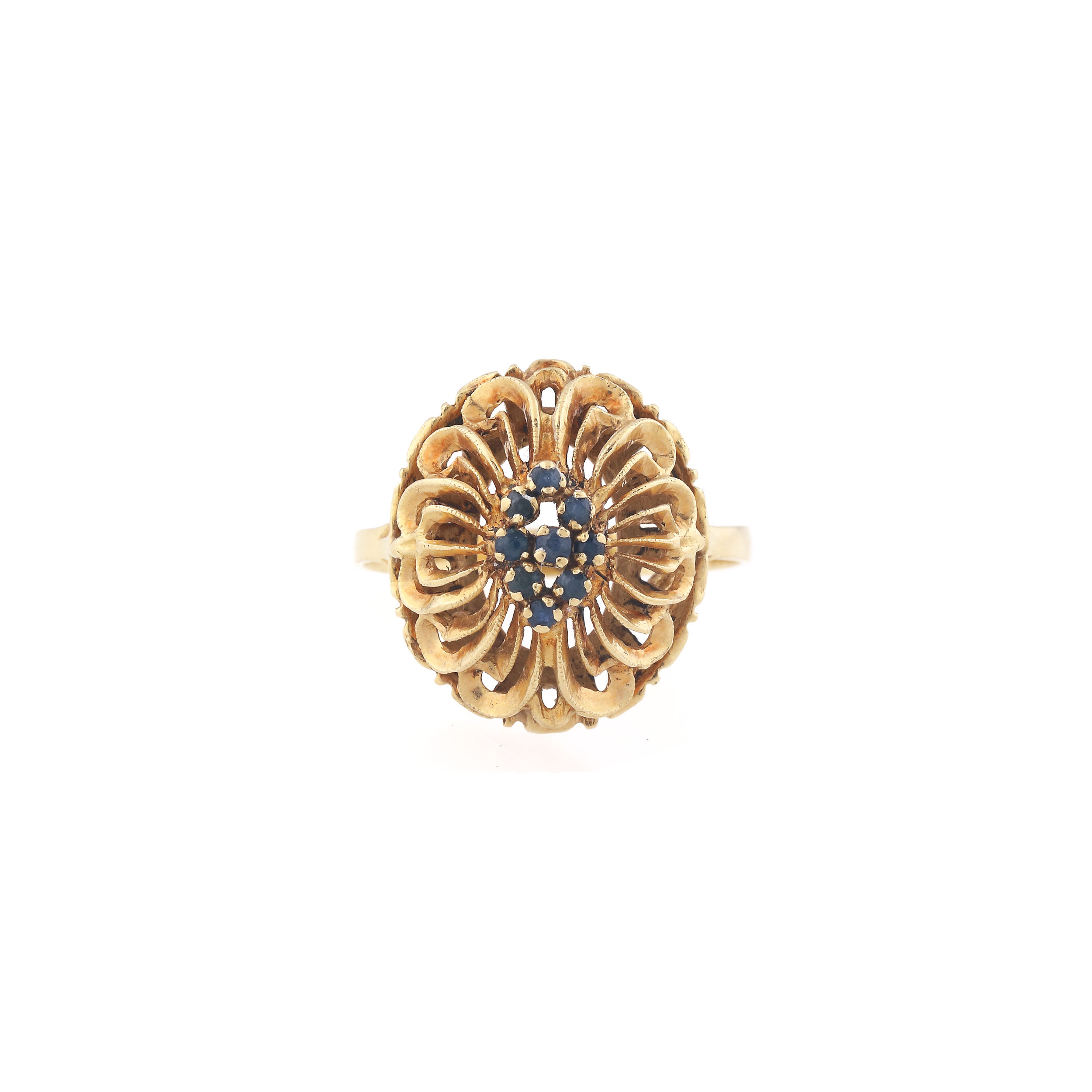 Gold ring, decorated with sapphires 
