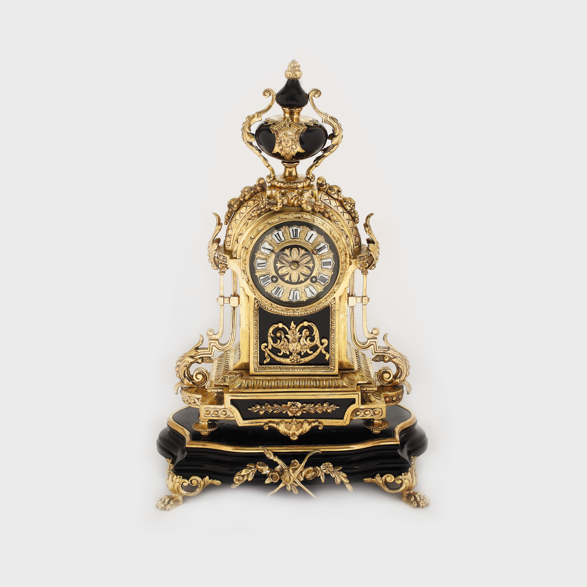 Ceas decorat în manieră Napoleon al III-lea, pentru birou, însoțit de cheie originală, sfârșitul sec. XIX