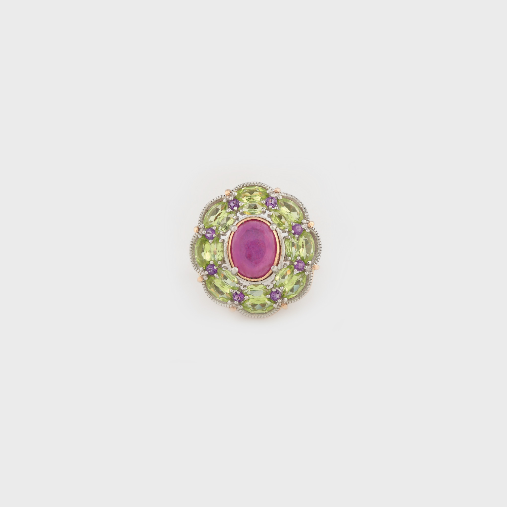 Inel din aur, amplu decorat cu rubin central, peridote, ametiste 