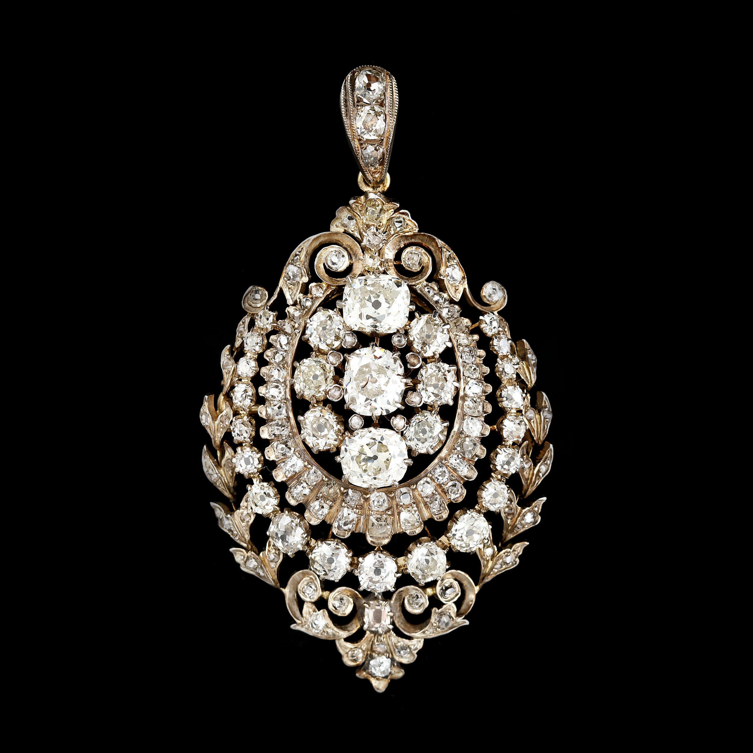 Aristocratic gold necklace, decorated with diamonds, approx. 1870-1890, accompanied by a note a nobility origin and gemological certificate
