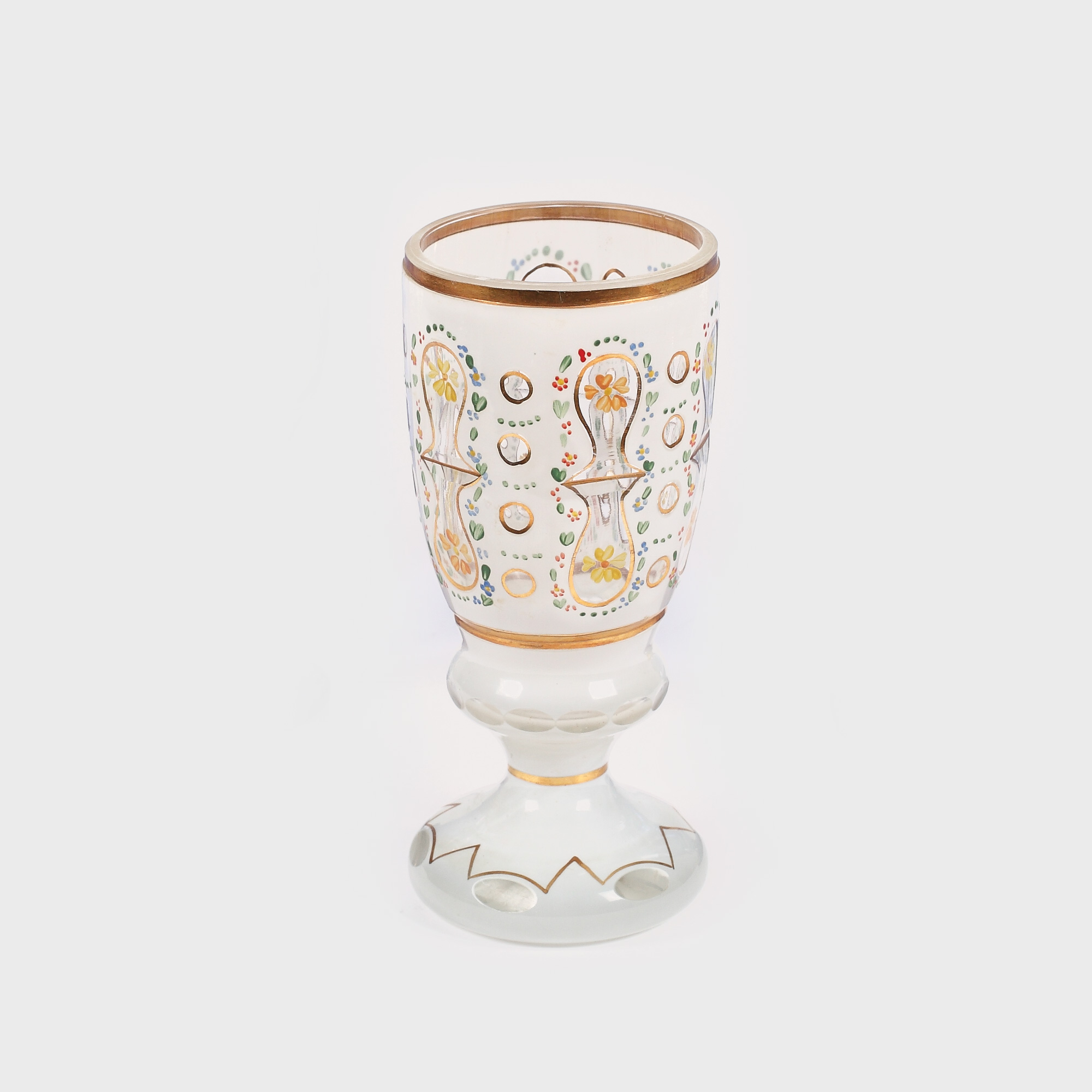 Pocal bohemian, decorat cu motive florale, sfârşitul sec. XIX