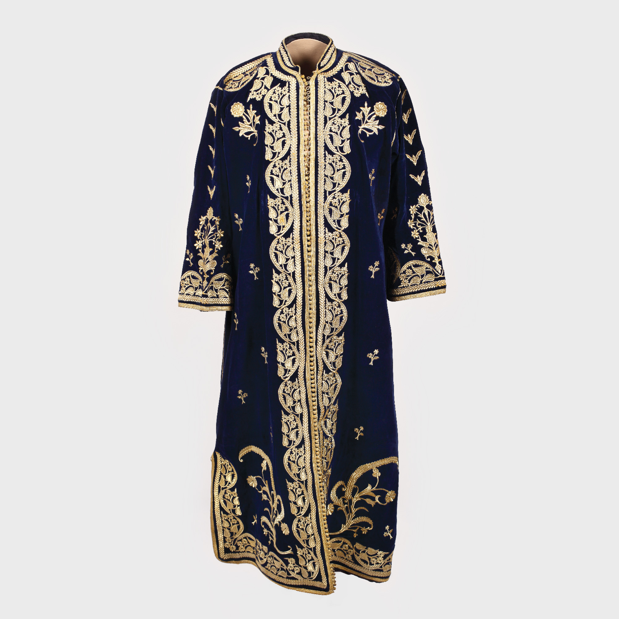 Caftan balcanic, din catifea brodată cu fir aurit, prima jumătate a sec. XX