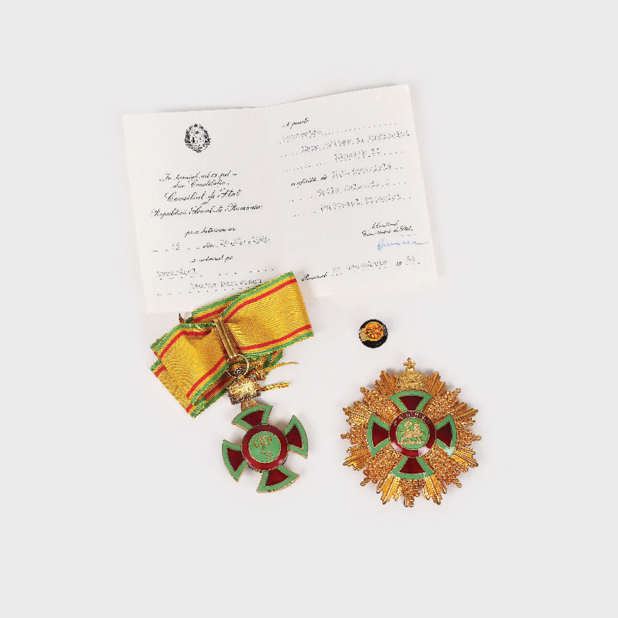 Ordinul "Menelik al II-lea" în grad de Mare ofițer, însoțit de brevet, acordat fostului ministru de externe, George Macovescu, din partea împăratului Haile Selassie I al Etiopiei