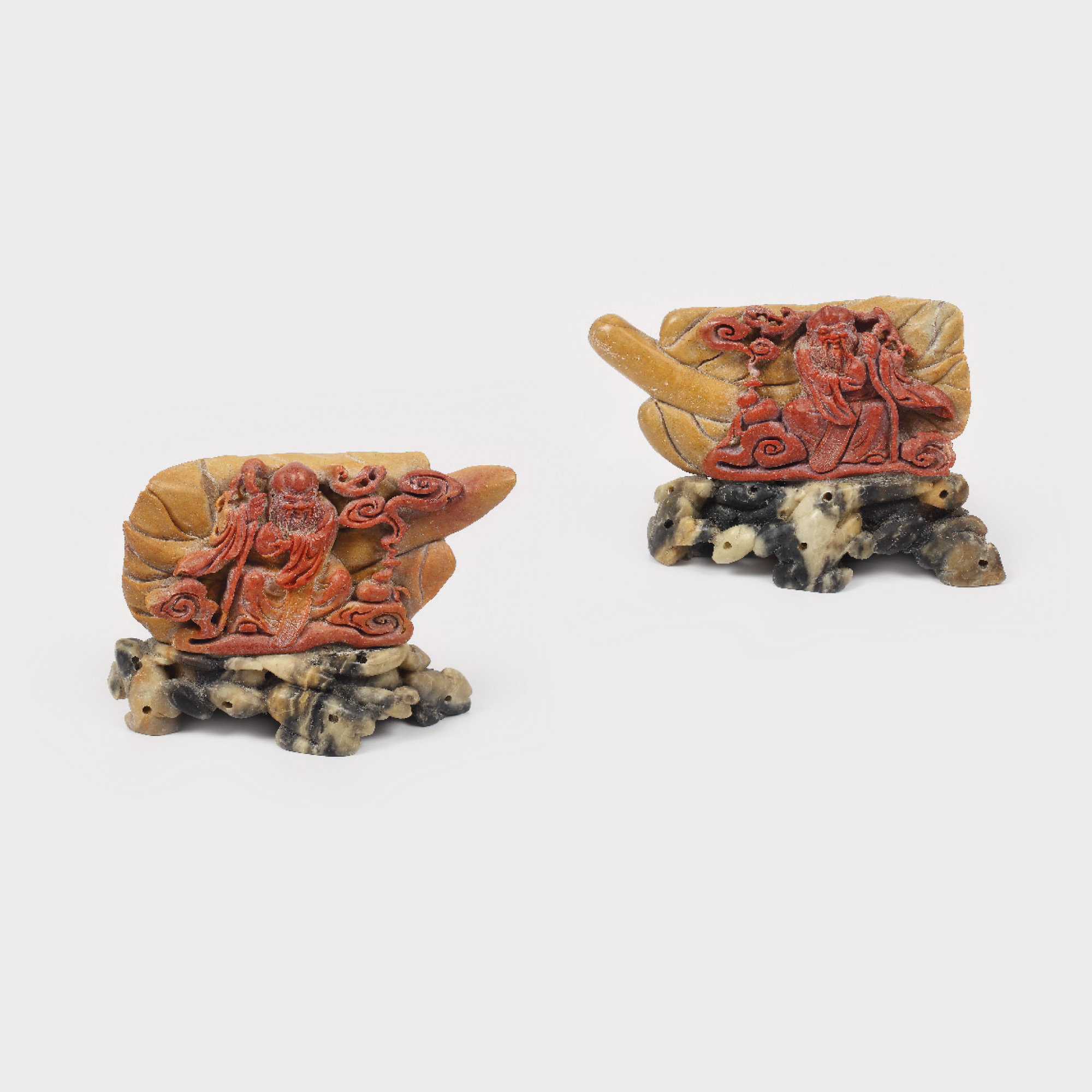 Pereche de sculpturi decorative, trei varietăţi de soapstone, sculptat, China, sec. XIX 