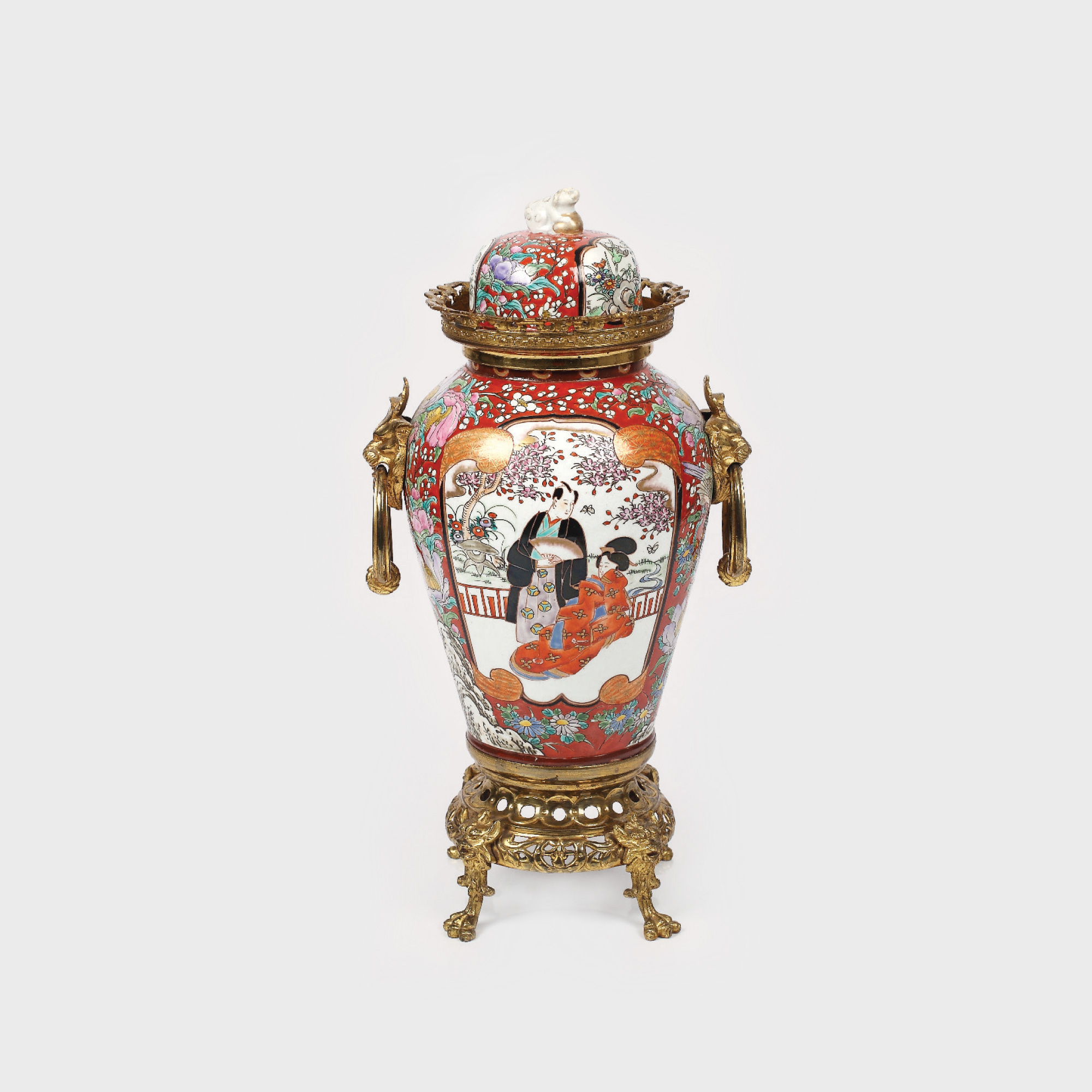 Vas manufactura Arita, Japonia, sec. XIX, semnat şi marcat, montura Franţa, bronz dore 