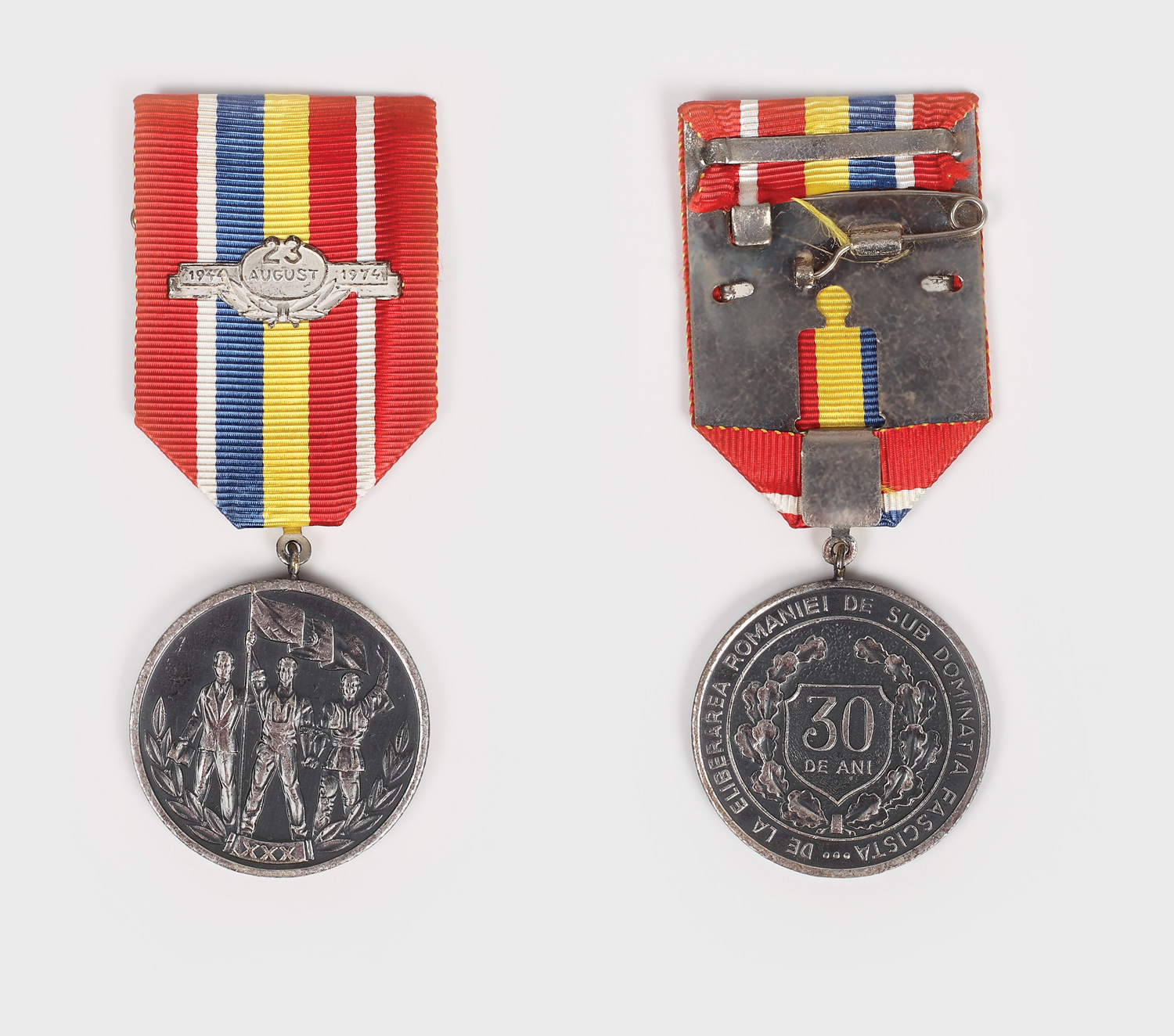 Medalia comemorativă a 30 de ani de la eliberarea României de sub dominația fascistă