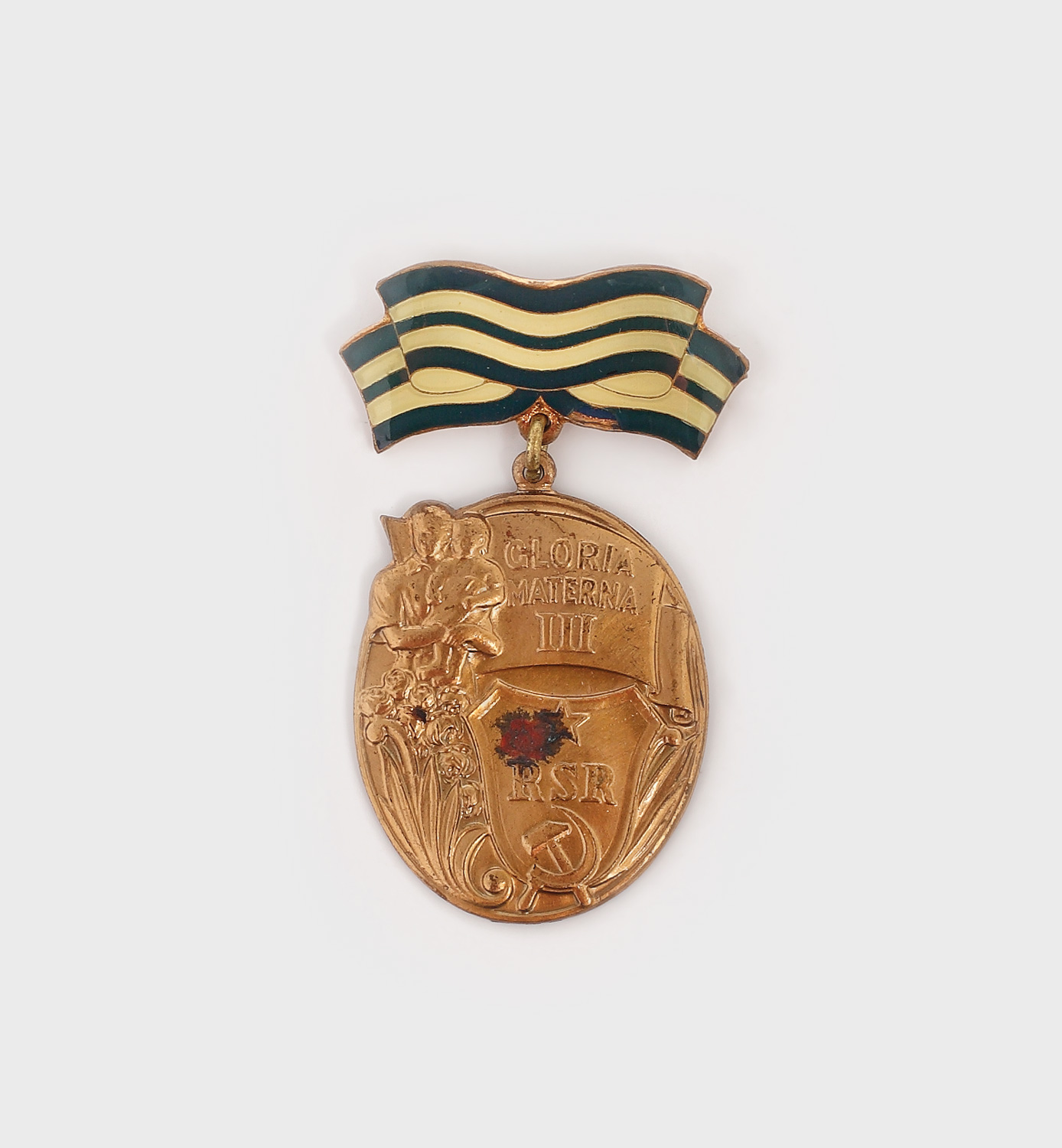 Ordinul Gloria Maternă, clasa a III-a