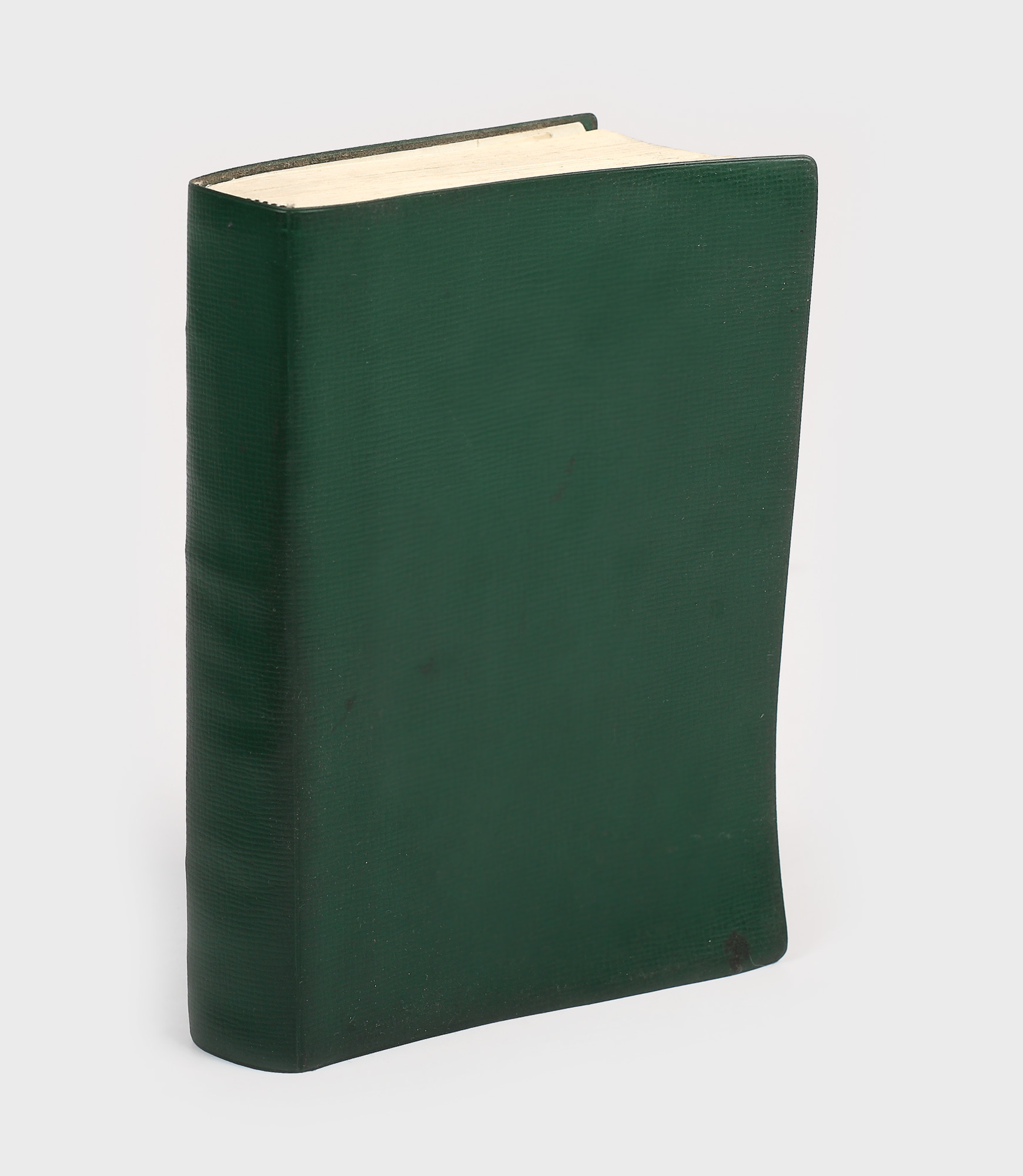 Biblia sau Sfânta Scriptură a Vechiului și Noului Testament, cu dedicația unui triumvirat jurnalistic Ruxandra Săraru, Iulia Tâlvescu și Alexandra Săraru