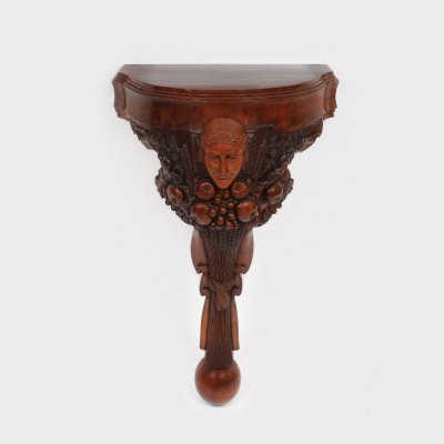 Consolă din lemn de nuc, decorată cu alegoria toamnei, cca. 1890