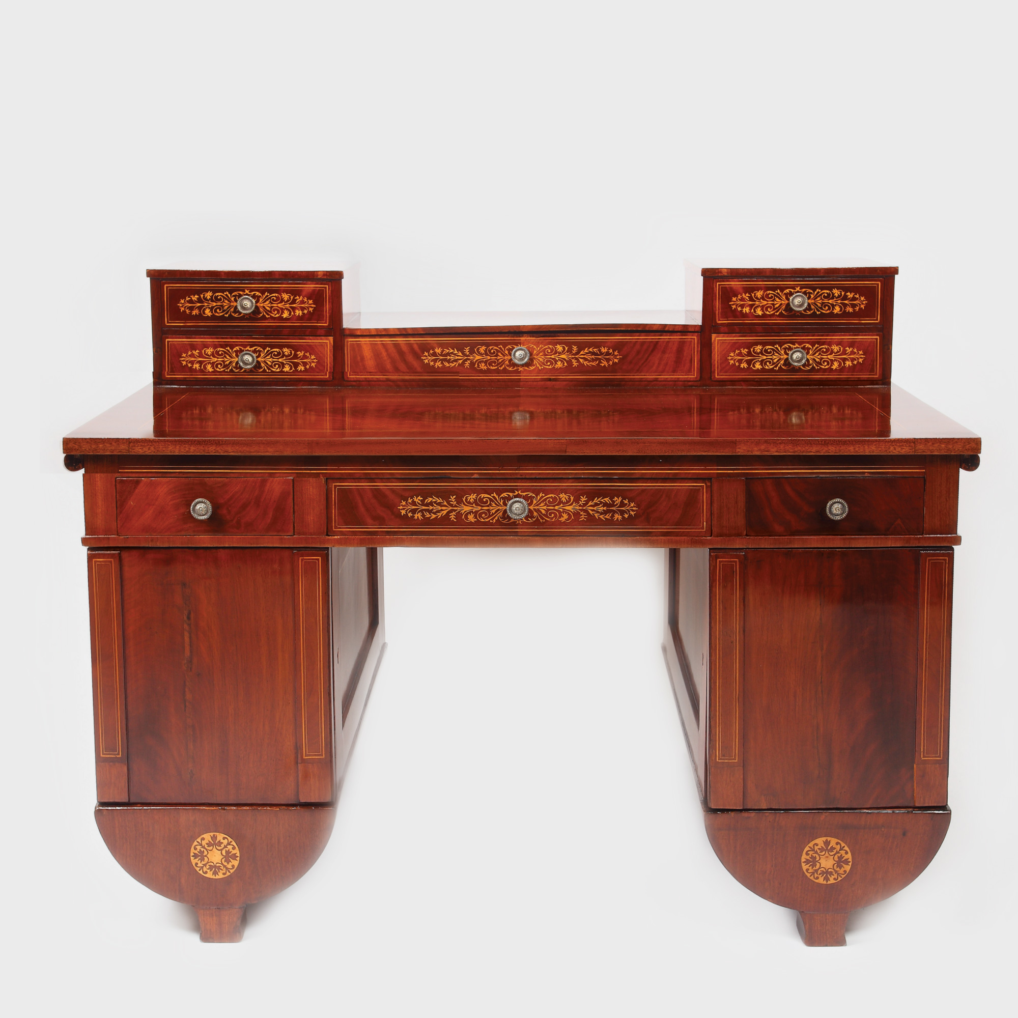 Monumental birou din lemn de acaju, decorat în manieră Biedermeier, începutul sec. XX