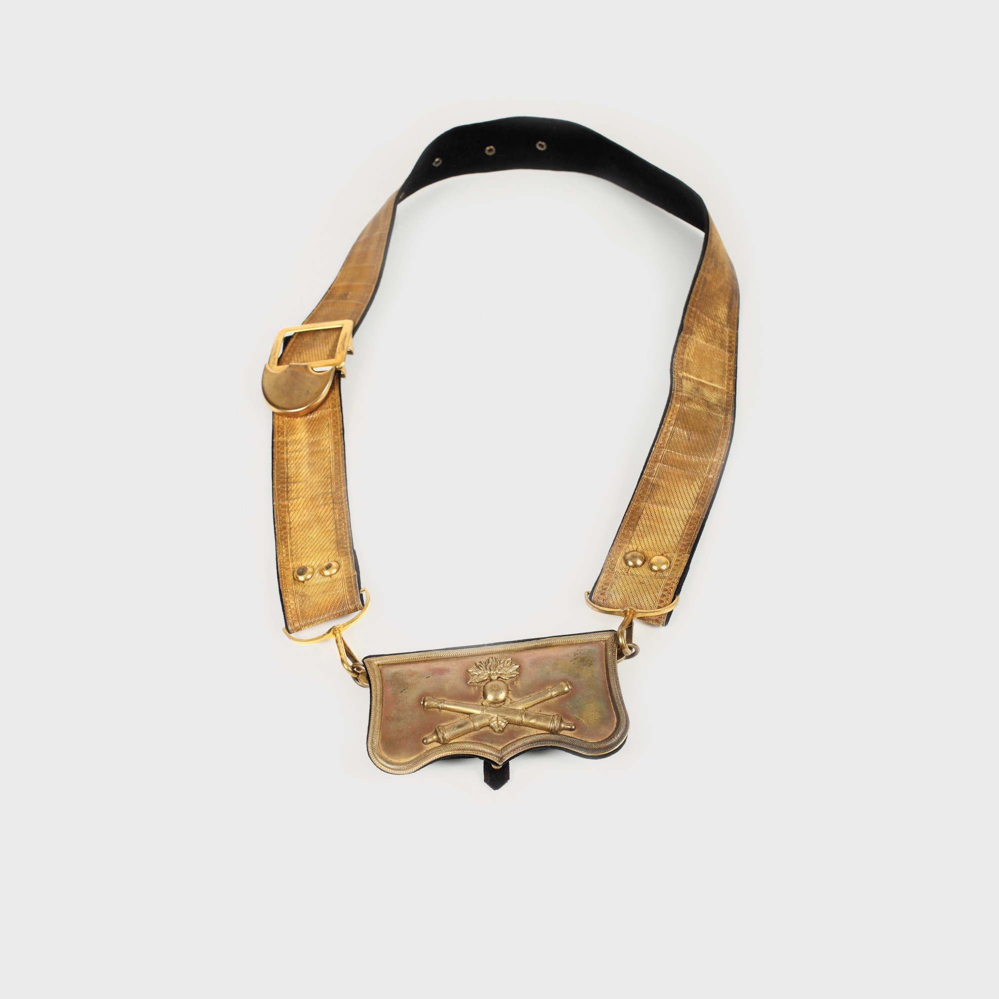 Leduncă de uniformă de paradă ce a aparținut unui ofițer de artilerie, perioada regelui Carol II