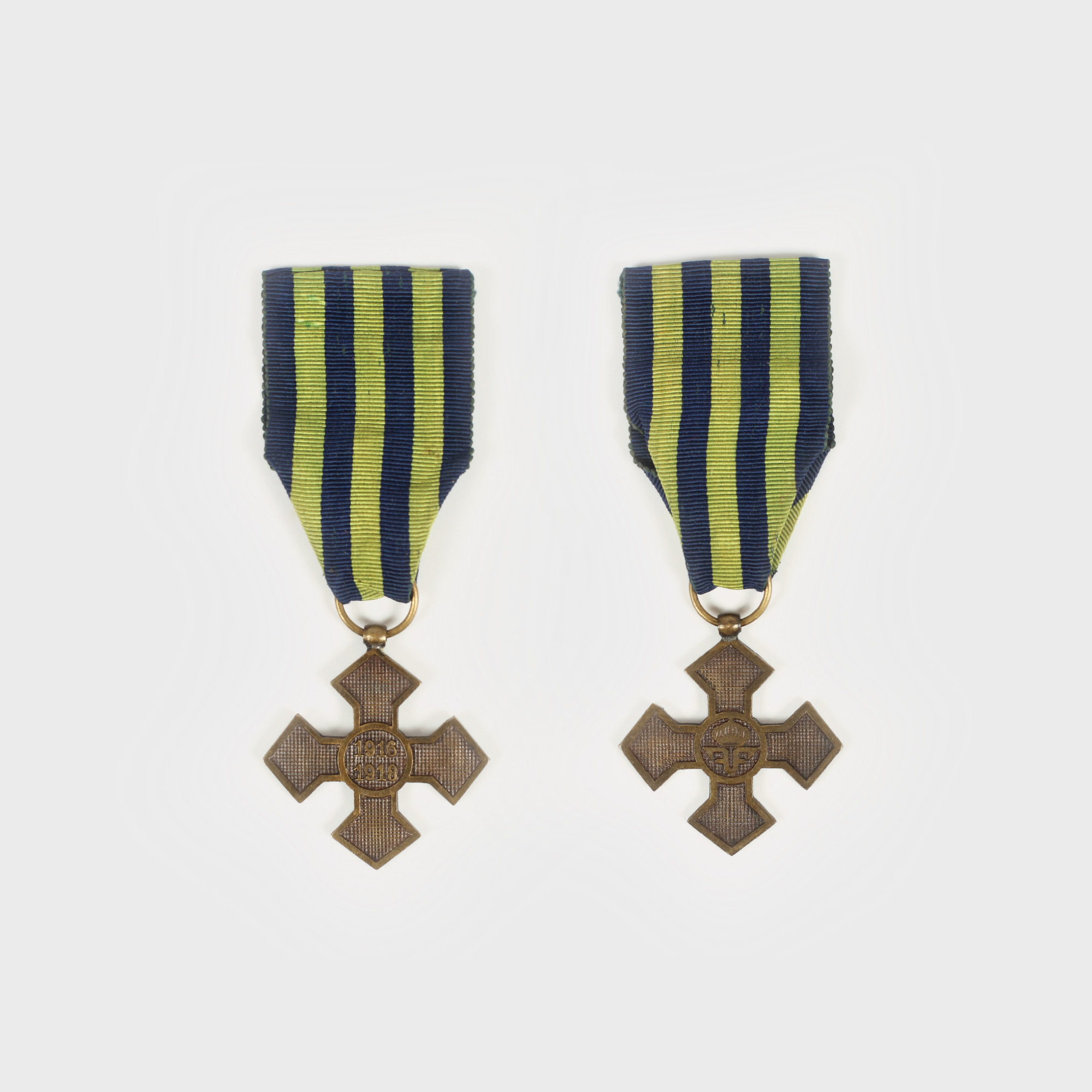 Cruce comemorativă a Războiului 1916-1918, perioada Ferdinand I
