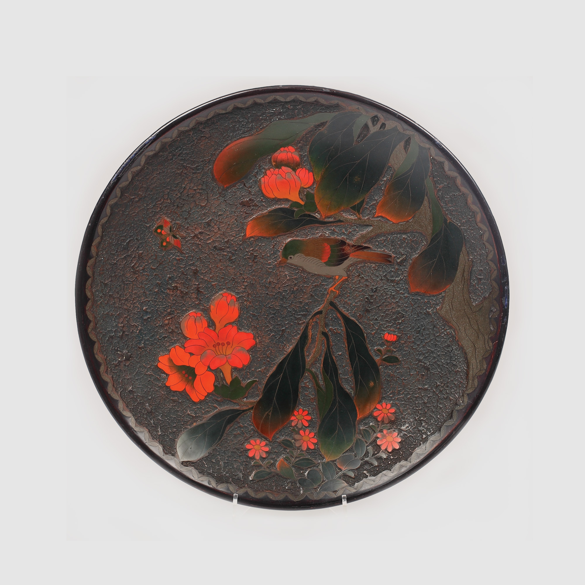 Elegant platou japonez, din ceramică și email, decorat în tehnica "totai shippo", epoca Meiji