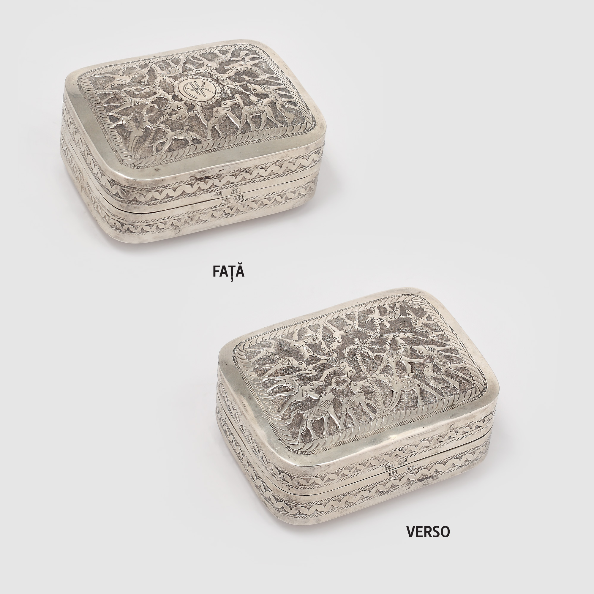 Savonieră orientală din argint, decorată cu registru animalier și monogramă