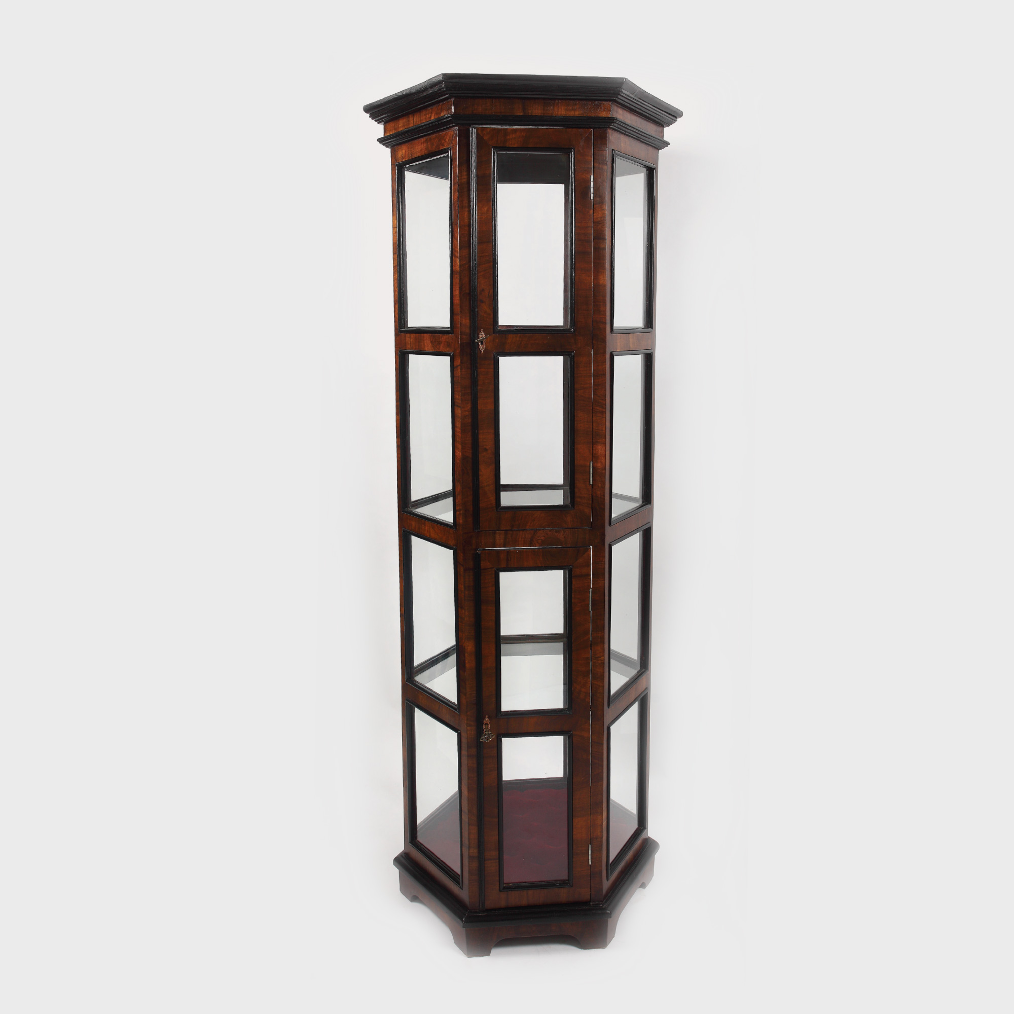 Impunătoare vitrină Art Deco din lemn de nuc, cca. 1930