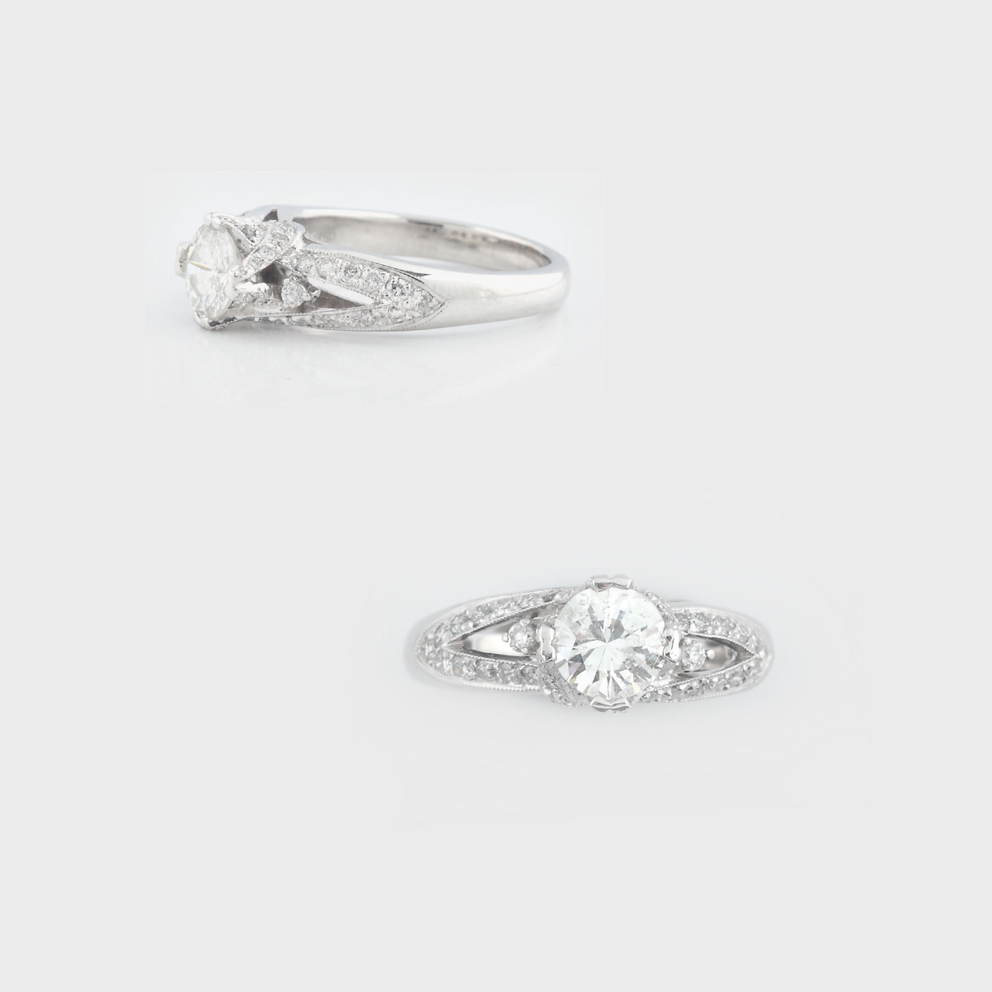 Inel din aur alb, decorat cu 46 de briliante și 1 diamant central de cca. 1 ct. 