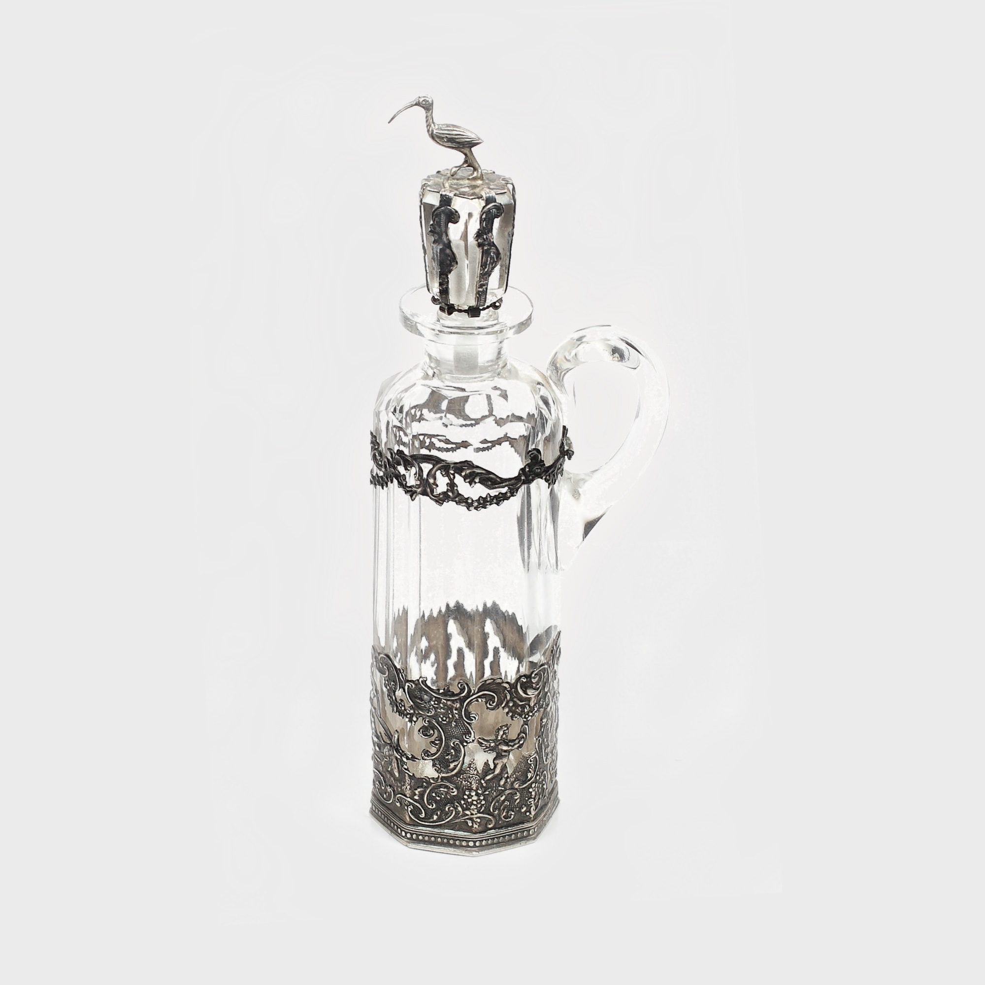 Elegant flacon din cristal, cu montură din argint, decorată cu elemente Rococo, 1902