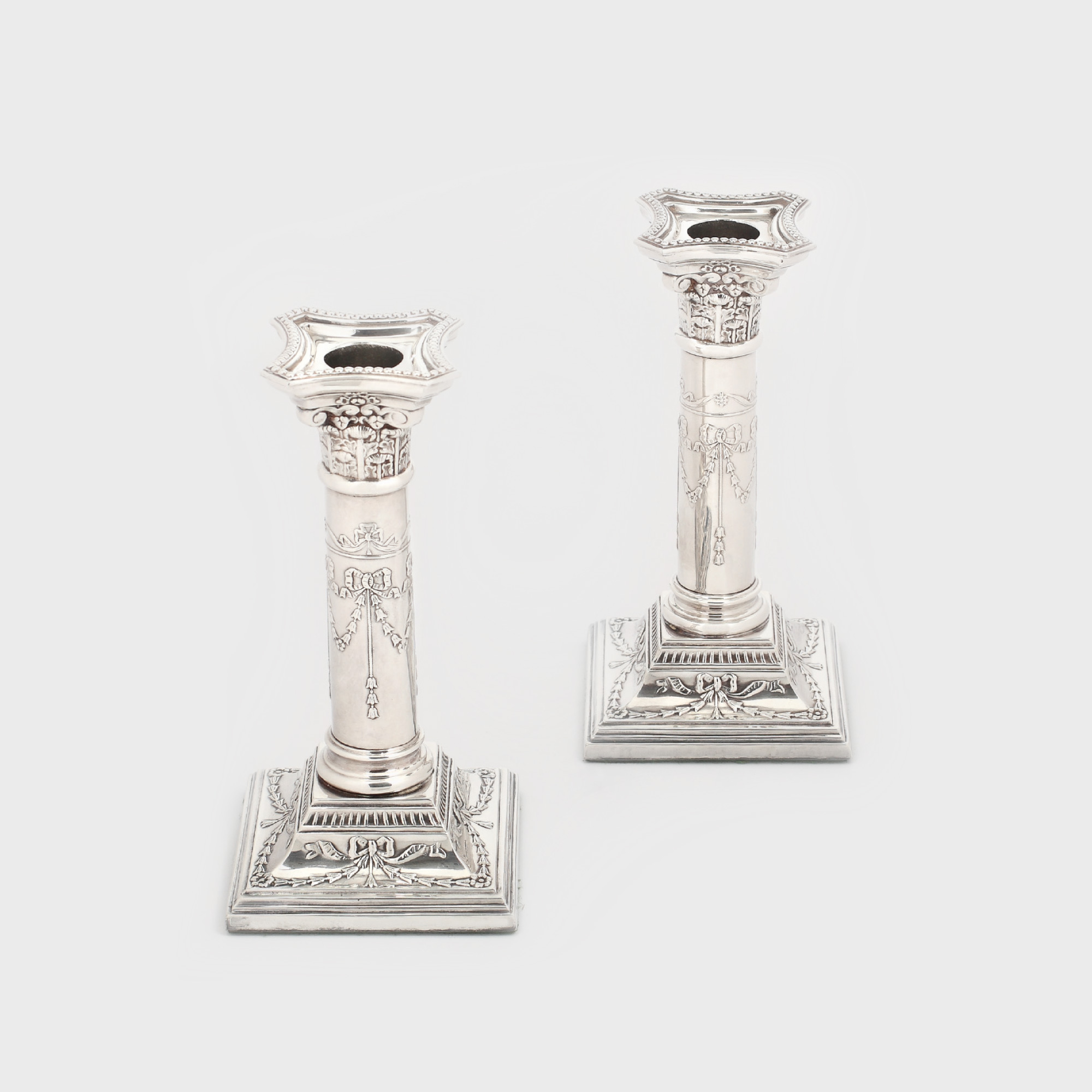 Pereche de sfeşnice neoclasice, cca. 1900
