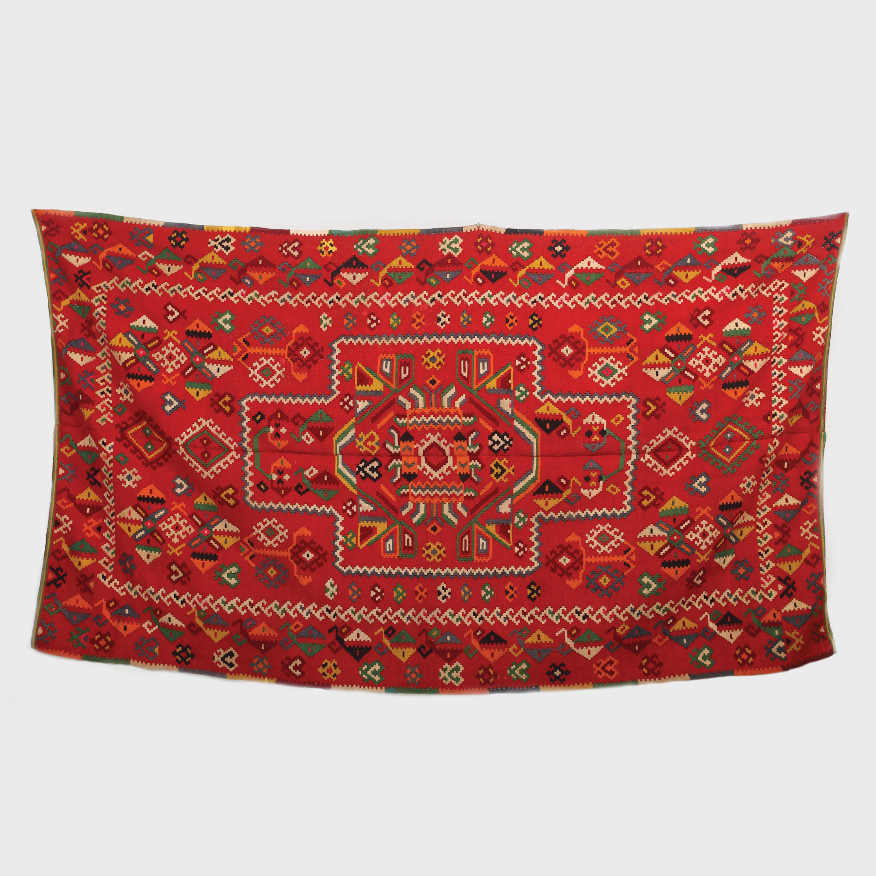 Covor decorat cu motive geometrice şi simboluri ale Arborelui Vieţii, Câmpia Banatului, posibil Timiş, ultimul pătrar al sec. XIX