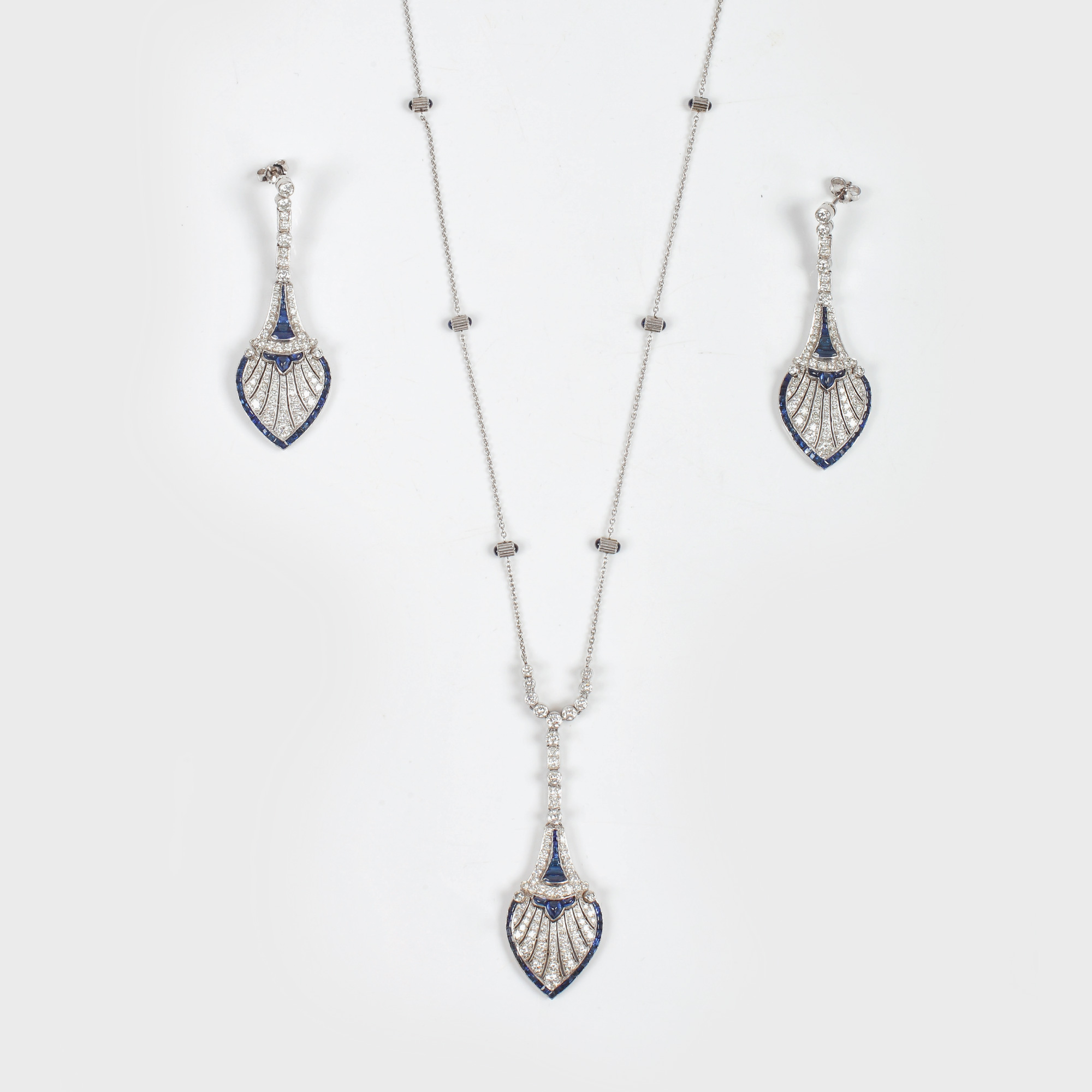 Elegant set Art Deco de seară din platină, decorat cu diamante şi safire