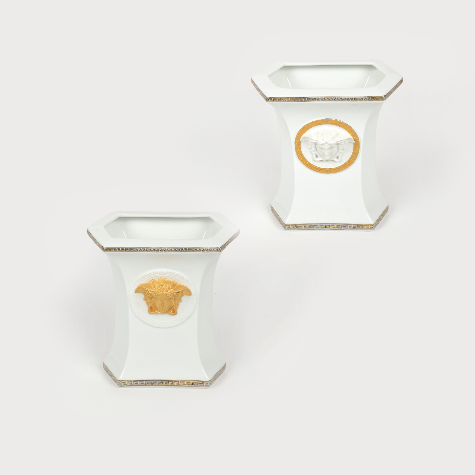 Vas din porțelan Rosenthal, designer Gianni Versace, colecția "Gorgona", design contemporan