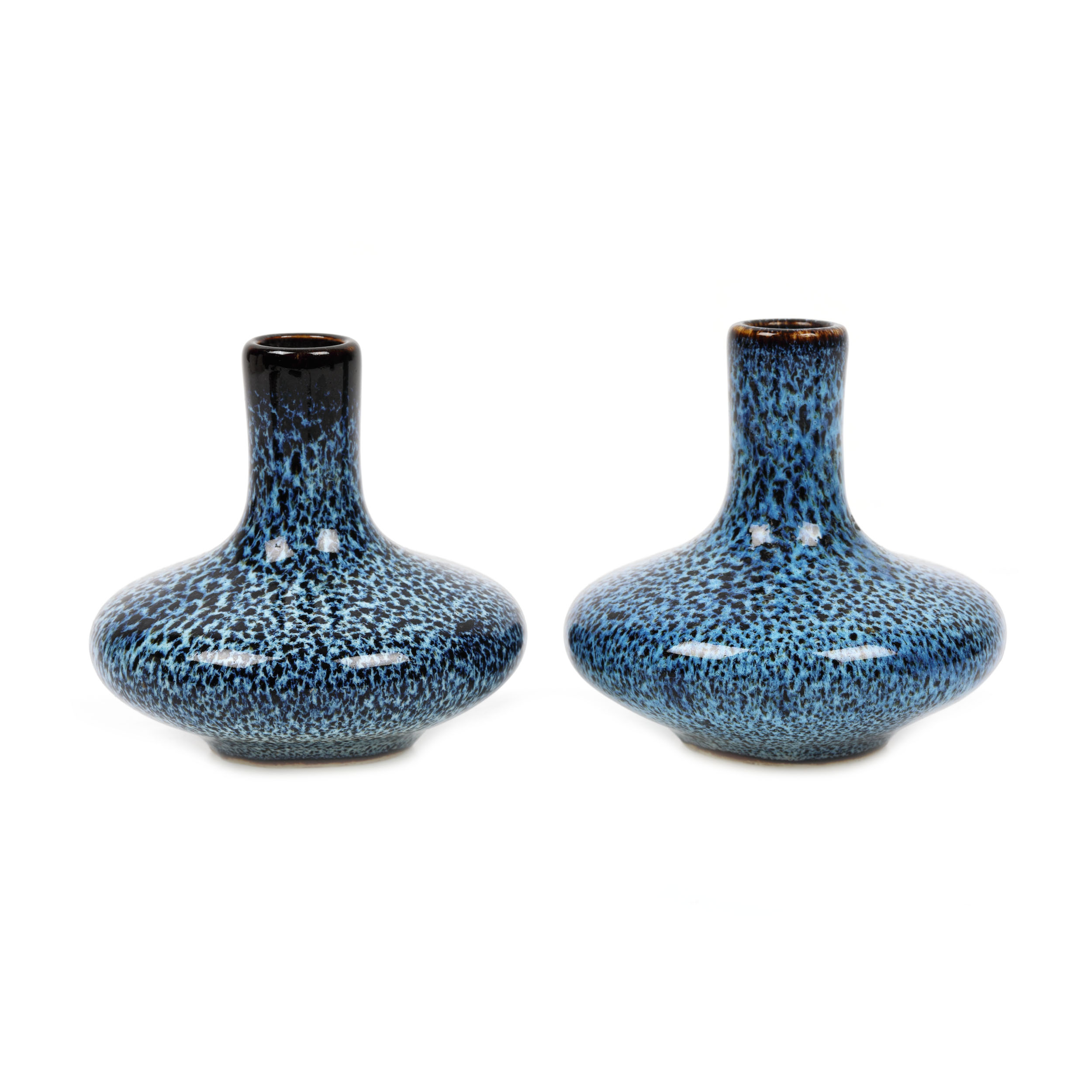 Pereche de vase miniaturale din porțelan, de tip "albastru de fulg-de-zăpadă", perioada Guangxu, China, cca. 1875-1908