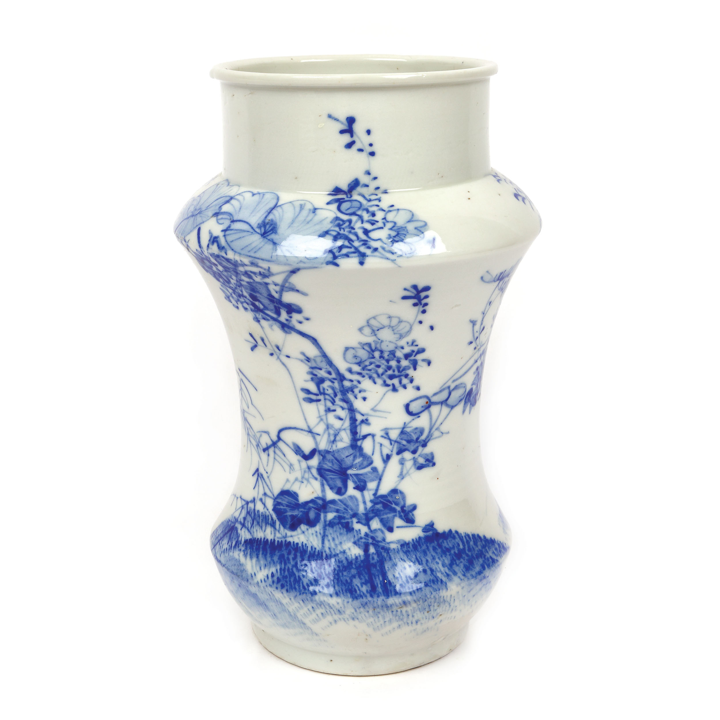 Vas din porțelan, decorat cu nalbe, atelier Arita Hirado, perioada Edo, Japonia, începutul sec. XIX