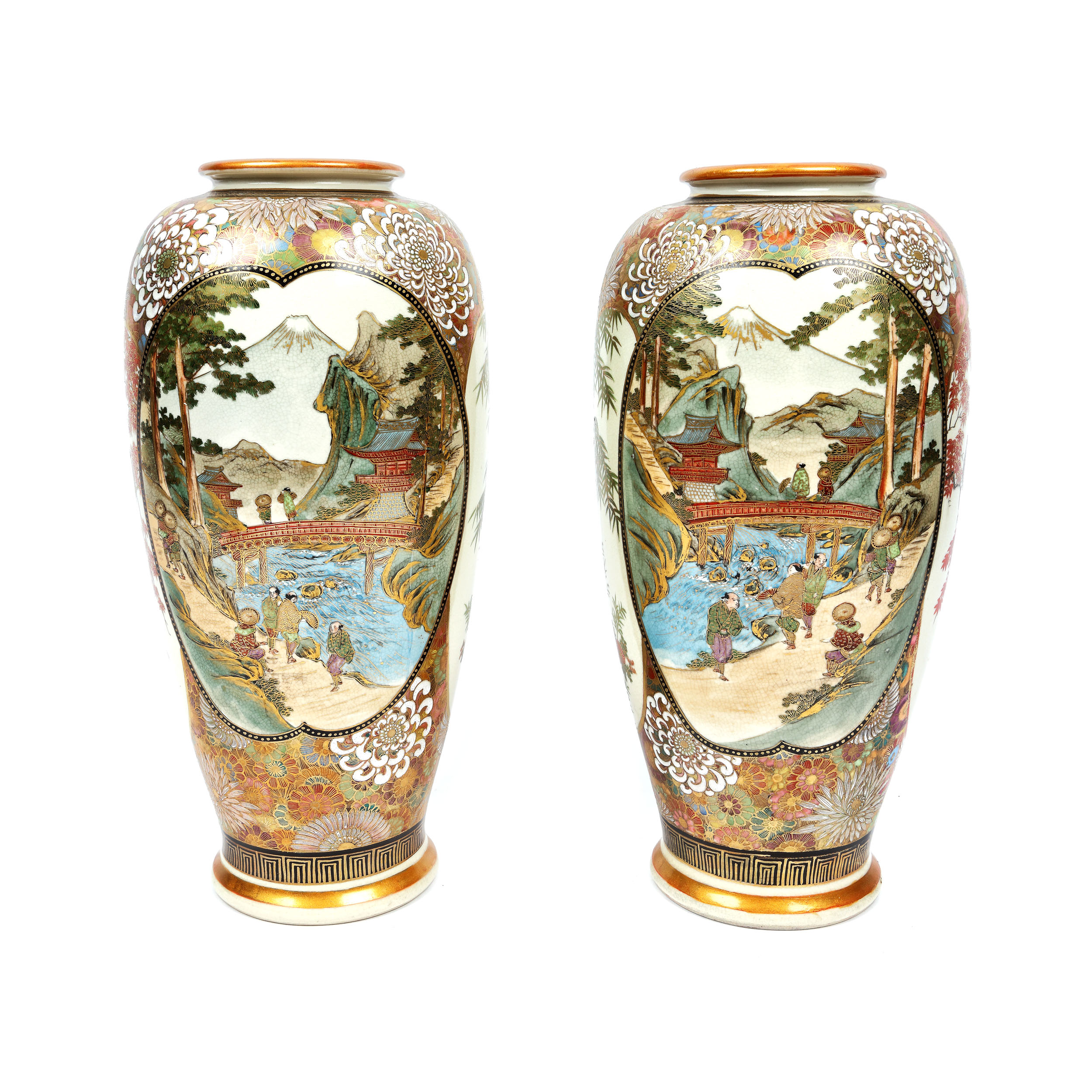 Pereche de vase din porțelan, atelier Satsuma, Japonia, perioada Meiji, cca. 1900
