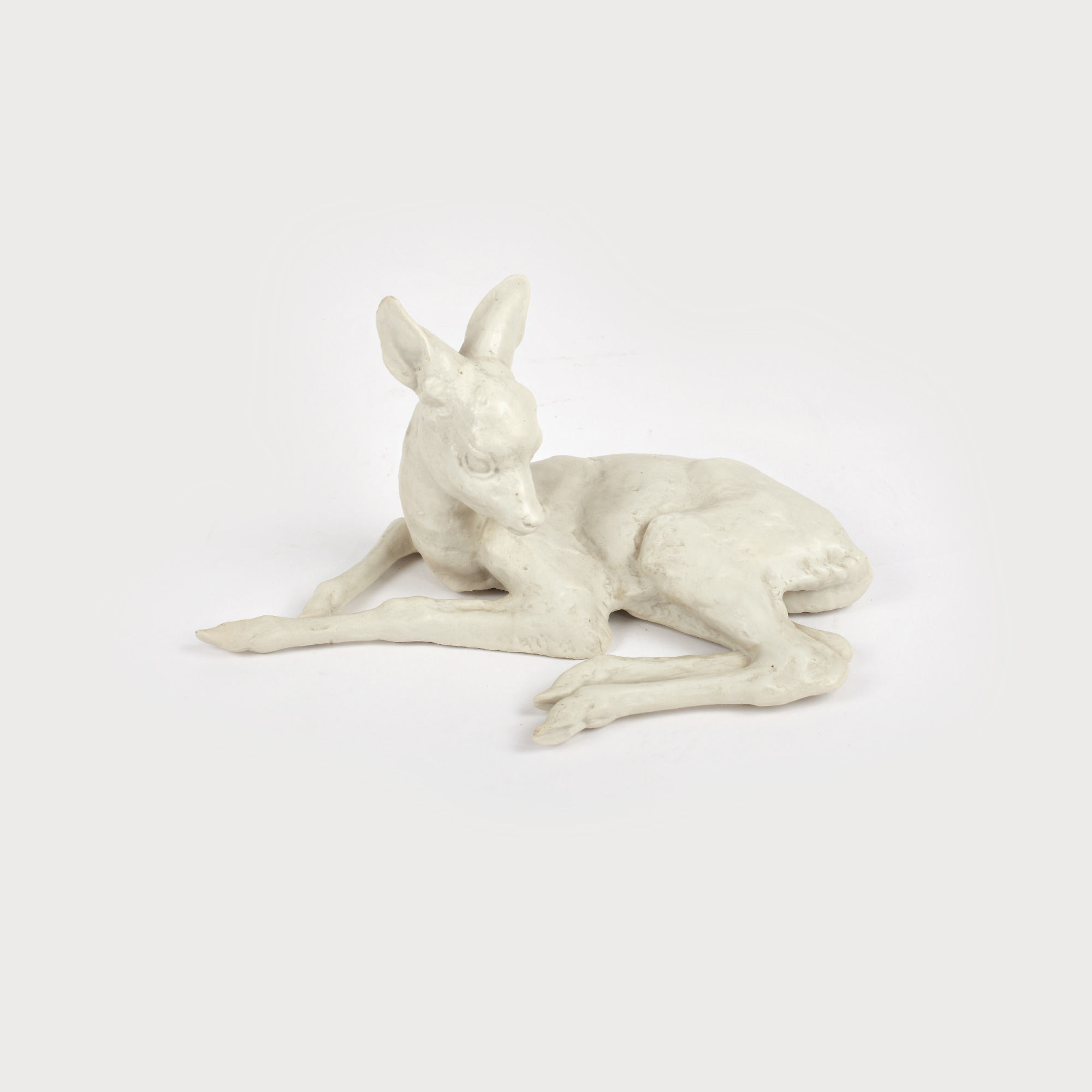 "Căprioară șezând" - figurină decorativă din porțelan Rosenthal, designer Fritz Heidenreich, 1941